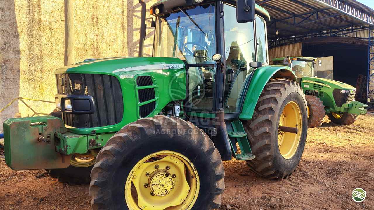 TRATOR JOHN DEERE JOHN DEERE 6110J Tração 4x4 Garage Tratores ARAGUARI MINAS GERAIS MG