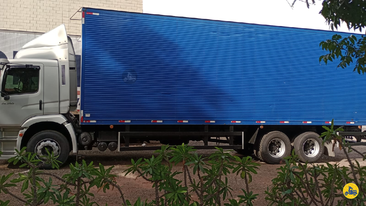 CAMINHAO VOLKSWAGEN VW 24250 Baú Furgão Truck 6x2 Nino Caminhões AMERICANA SÃO PAULO SP