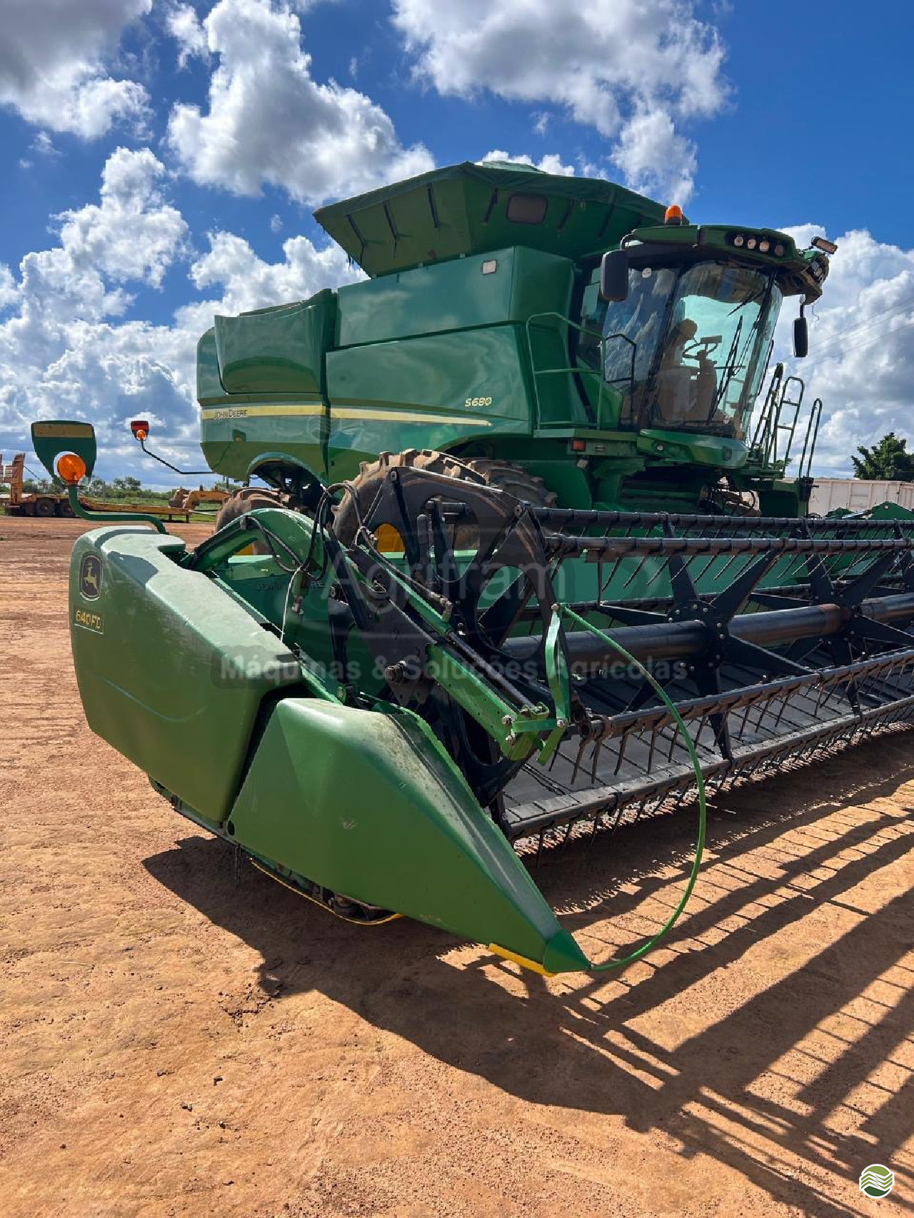 COLHEITADEIRA JOHN DEERE JOHN DEERE S680 Agrifram Máquinas e Soluções Agrícolas FRANCA SÃO PAULO SP