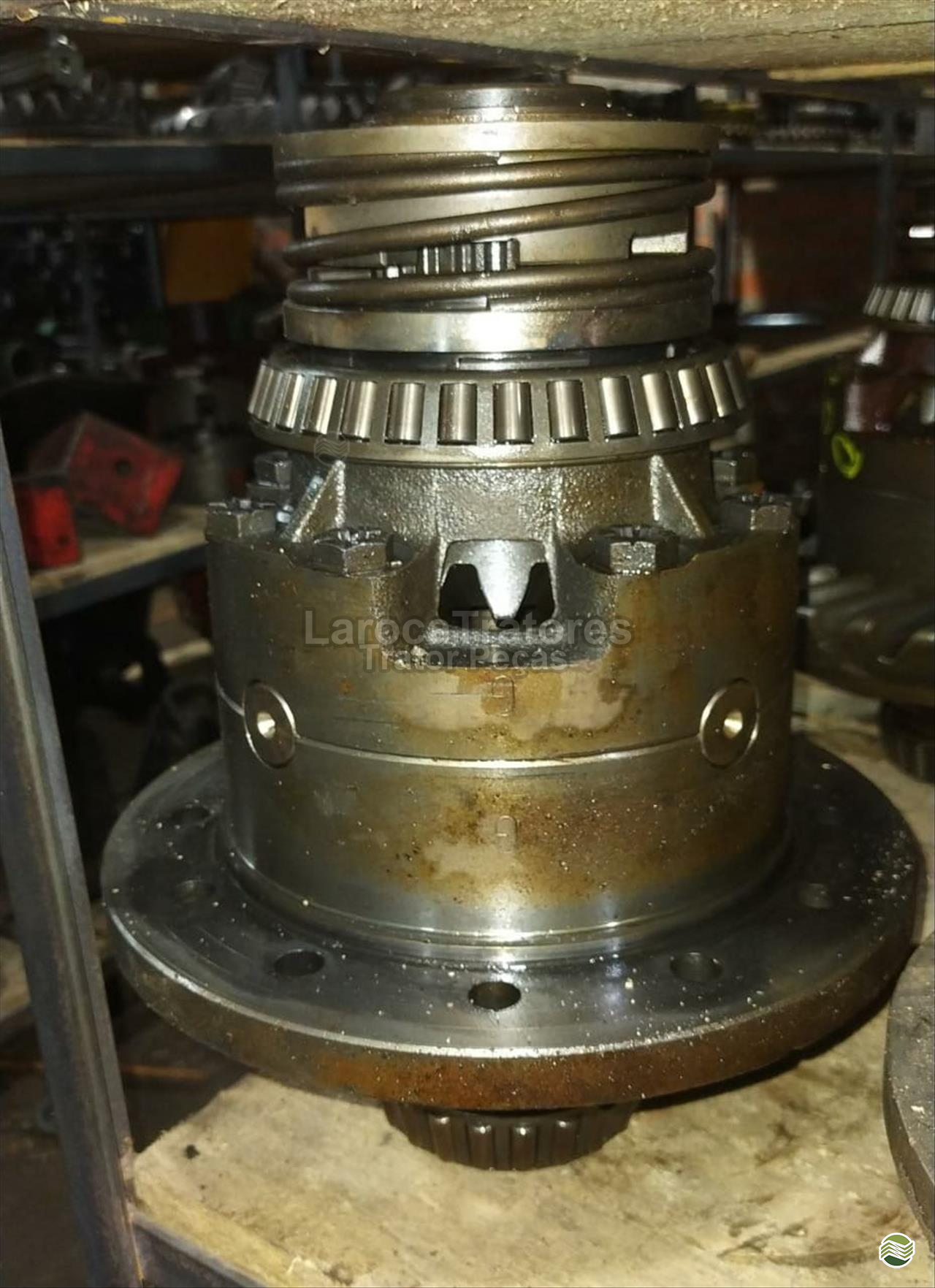 CAIXA SATÉLITE TRASEIRA NEW HOLLAND