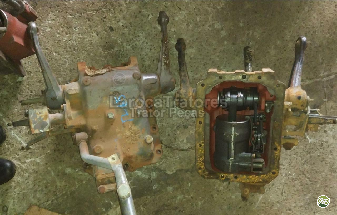 TAMPA HIDRÁULICA NEW HOLLAND TL