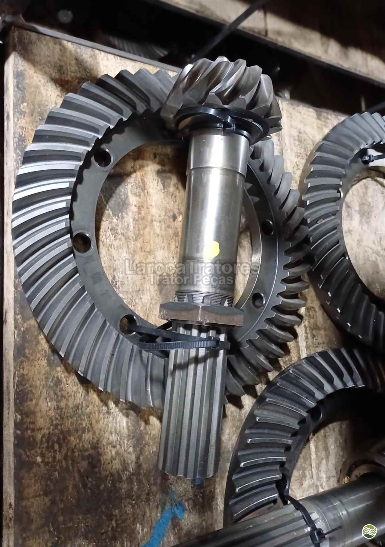 COROA E PINHÃO TRASEIRA NEW HOLLAND TT