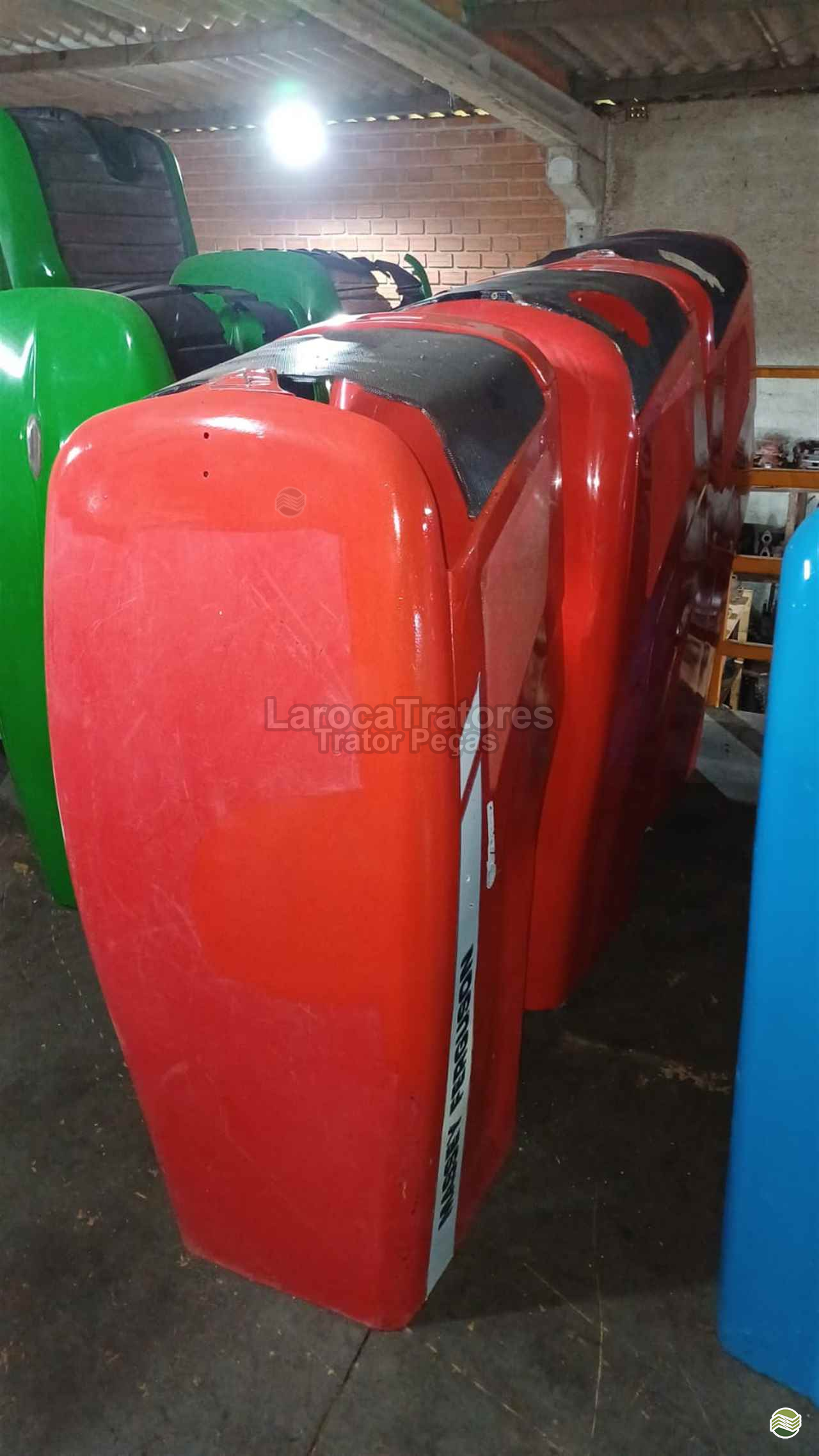 CAPÔ MOTOR MASSEY FERGUSON 4200