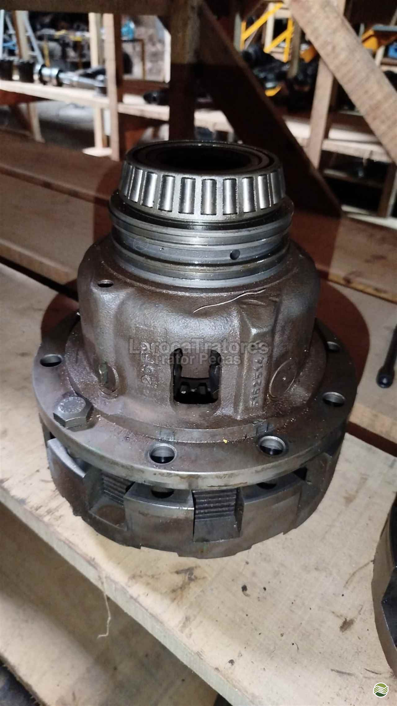 CAIXA SATÉLITE TRASEIRA NEW HOLLAND TM