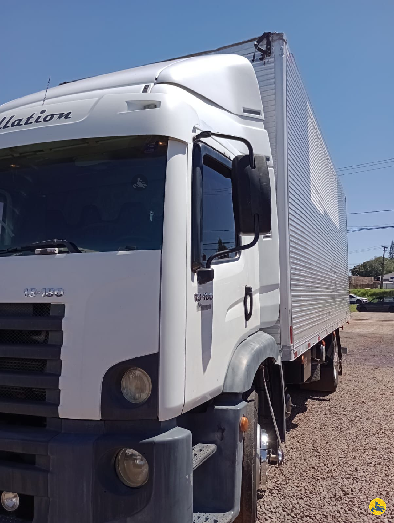 CAMINHAO VOLKSWAGEN VW 13180 Baú Furgão Toco 4x2 Contato Caminhões CASCAVEL PARANÁ PR