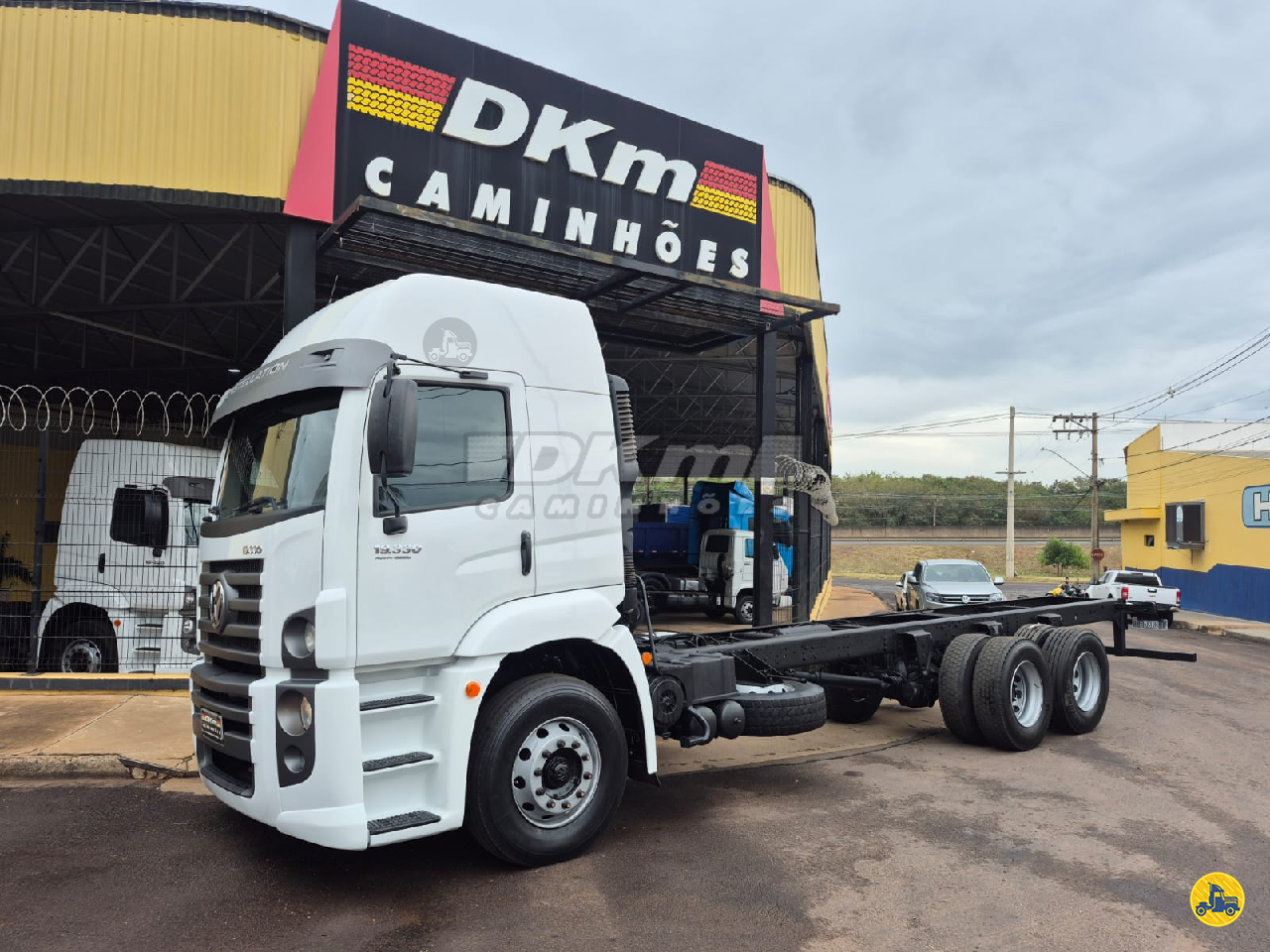 CAMINHAO VOLKSWAGEN VW 19330 Chassis Truck 6x2 DKM Caminhões ARACATUBA SÃO PAULO SP