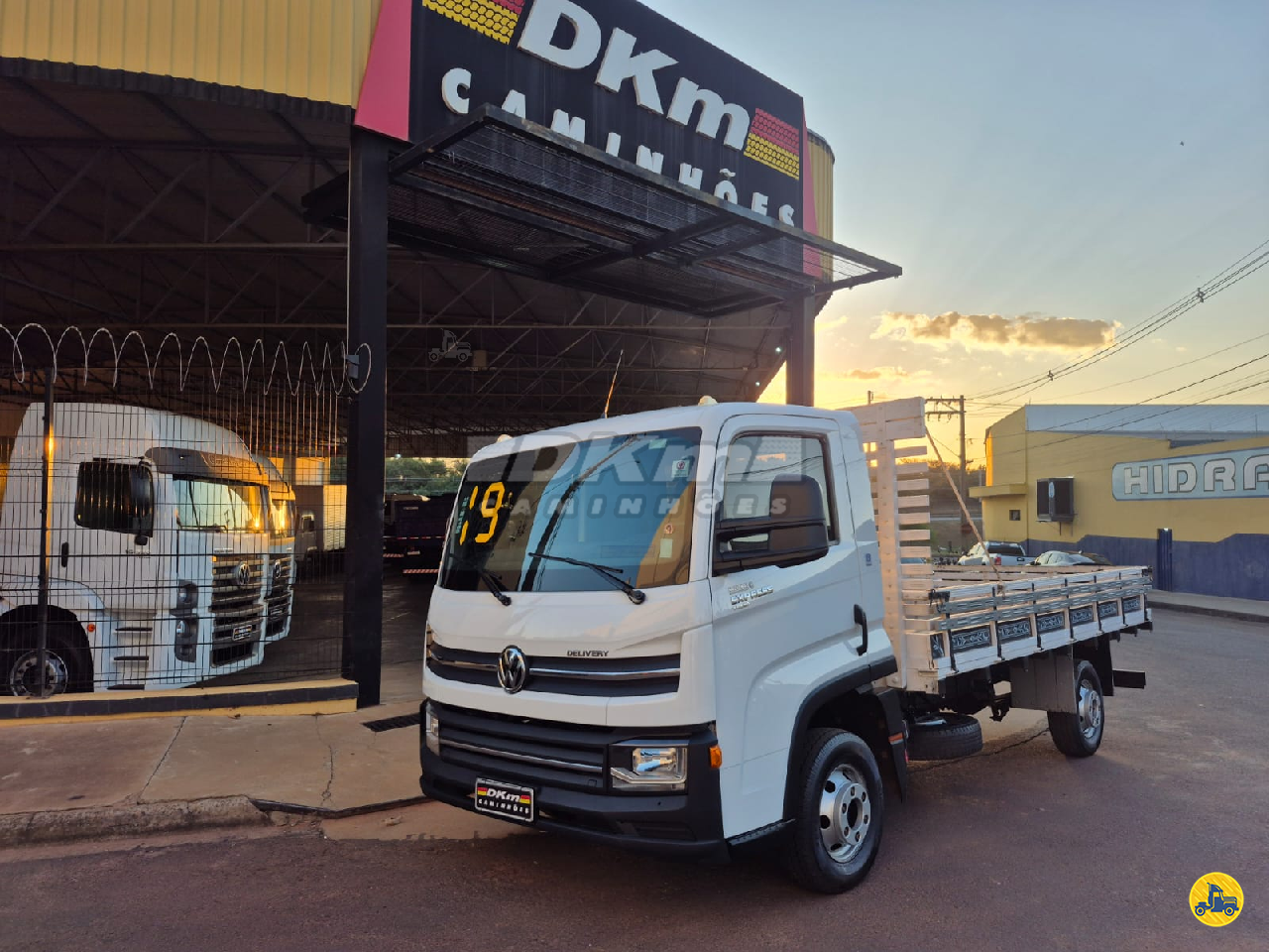 CAMINHAO VOLKSWAGEN DELIVERY EXPRESS Carga Seca 3/4 4x2 DKM Caminhões ARACATUBA SÃO PAULO SP