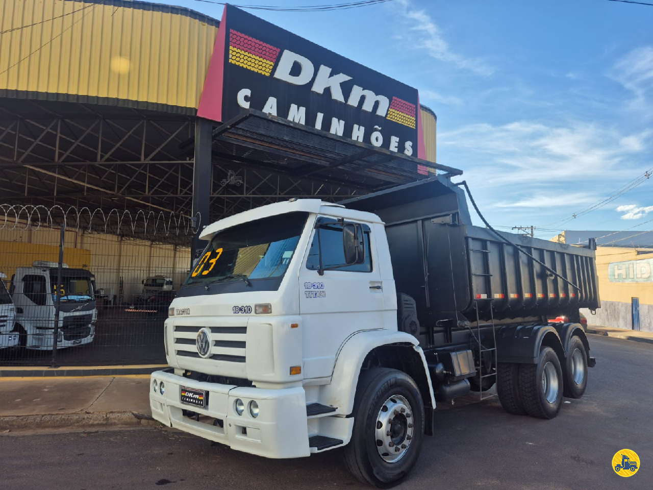 CAMINHAO VOLKSWAGEN VW 18310 Caçamba Basculante Truck 6x2 DKM Caminhões ARACATUBA SÃO PAULO SP
