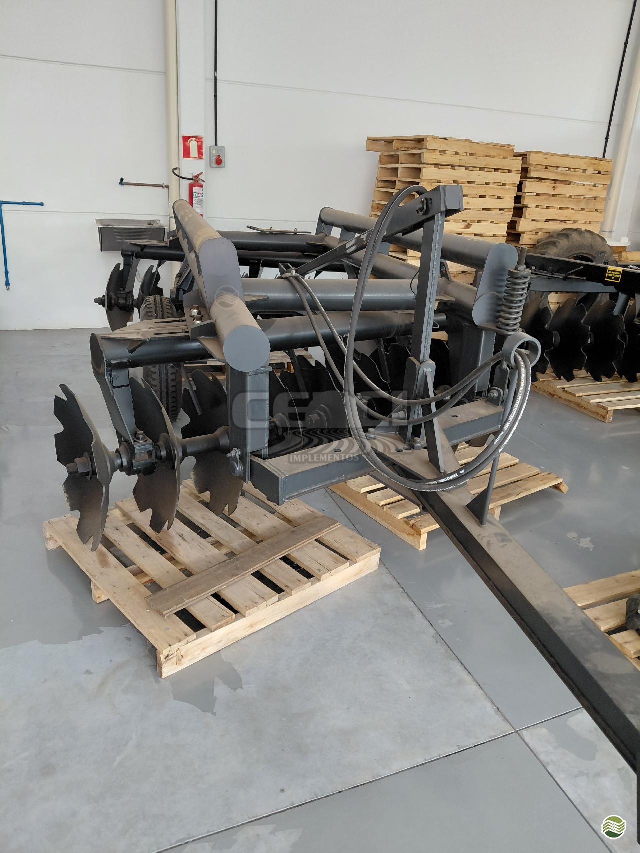 IMPLEMENTOS AGRICOLAS GRADE ARADORA ARADORA 18 DISCOS Cenci Maquinas Agrícolas NOVA ARACA RIO GRANDE DO SUL RS