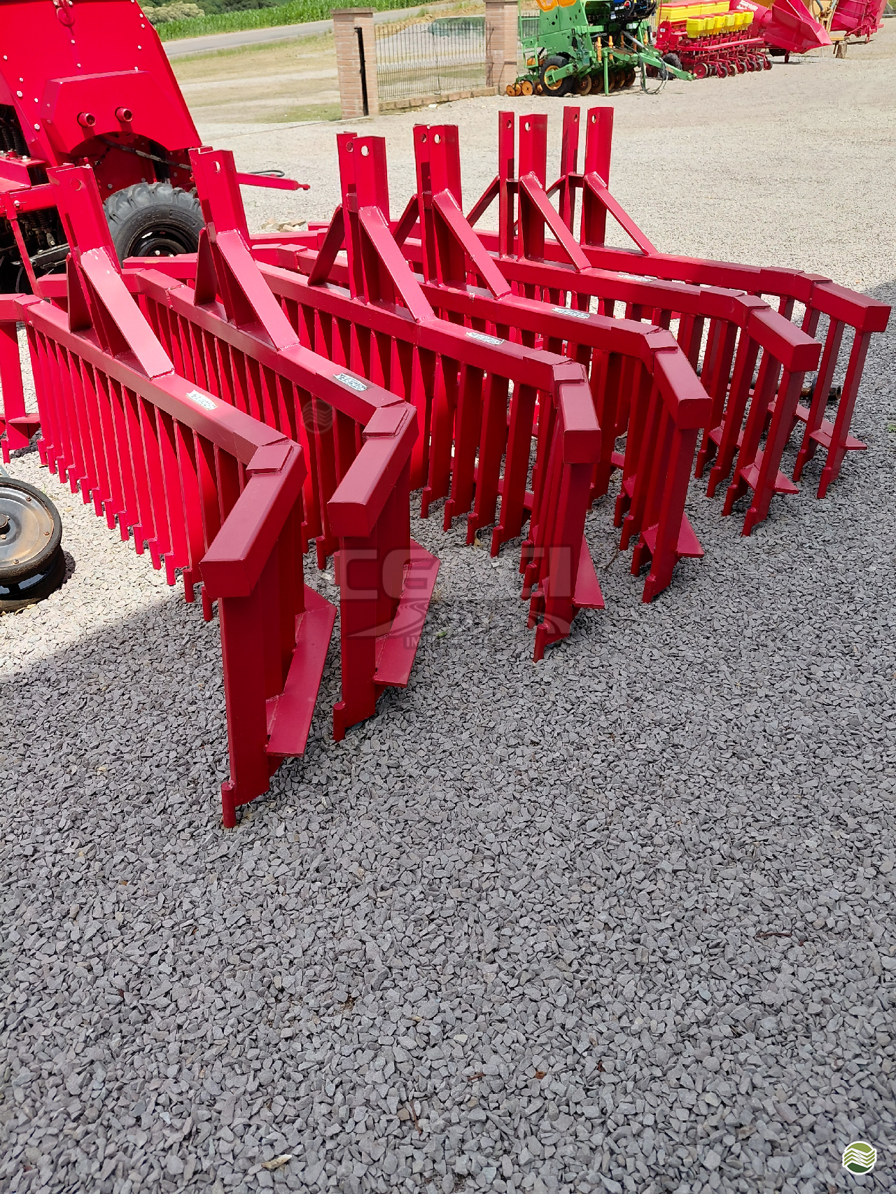 IMPLEMENTOS AGRICOLAS ENLEIRADOR ENLEIRADOR DE PEDRAS Cenci Maquinas Agrícolas NOVA ARACA RIO GRANDE DO SUL RS