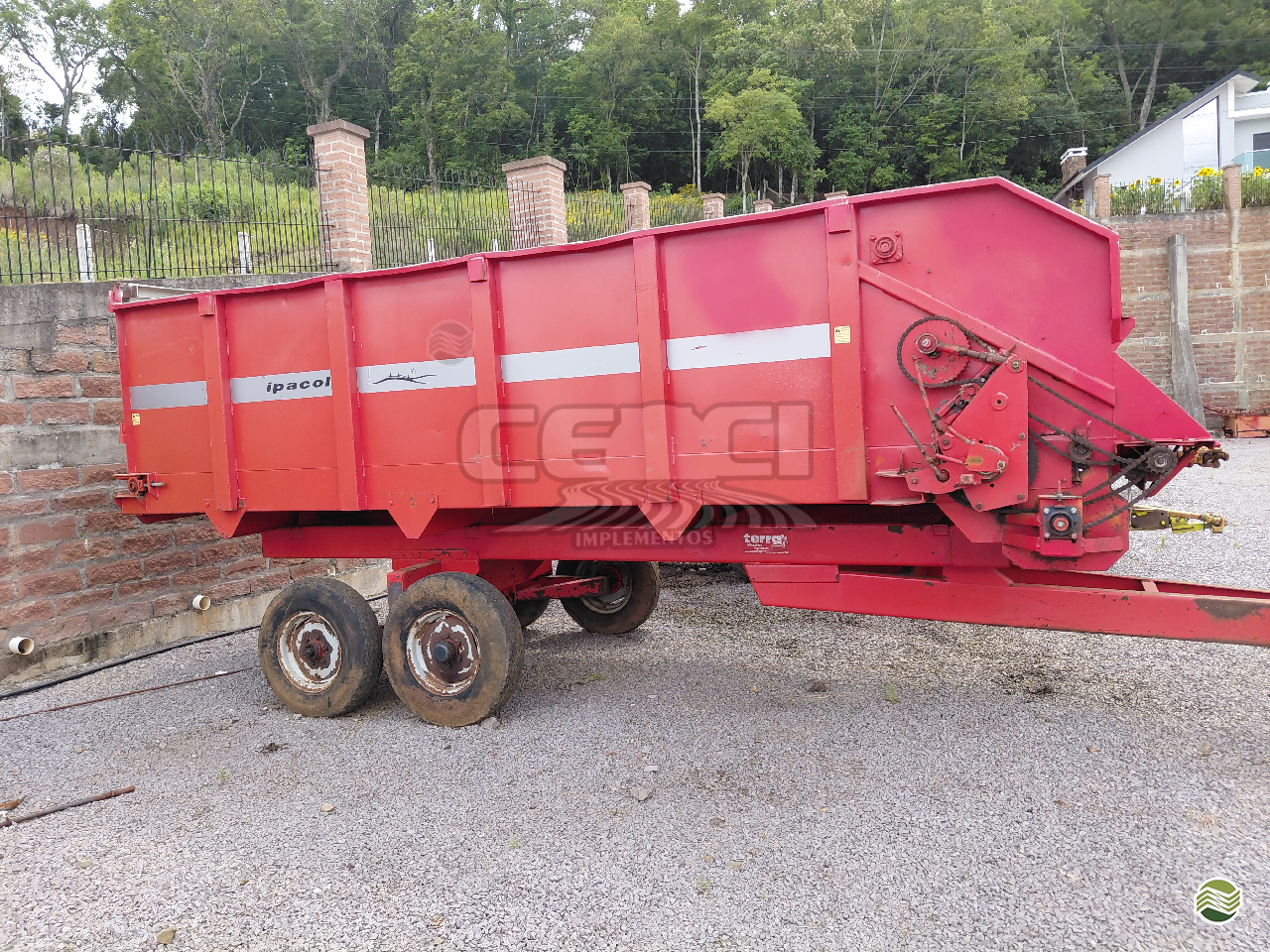 IMPLEMENTOS AGRICOLAS VAGAO FORRAGEIRO VAGÃO COLETOR Cenci Maquinas Agrícolas NOVA ARACA RIO GRANDE DO SUL RS