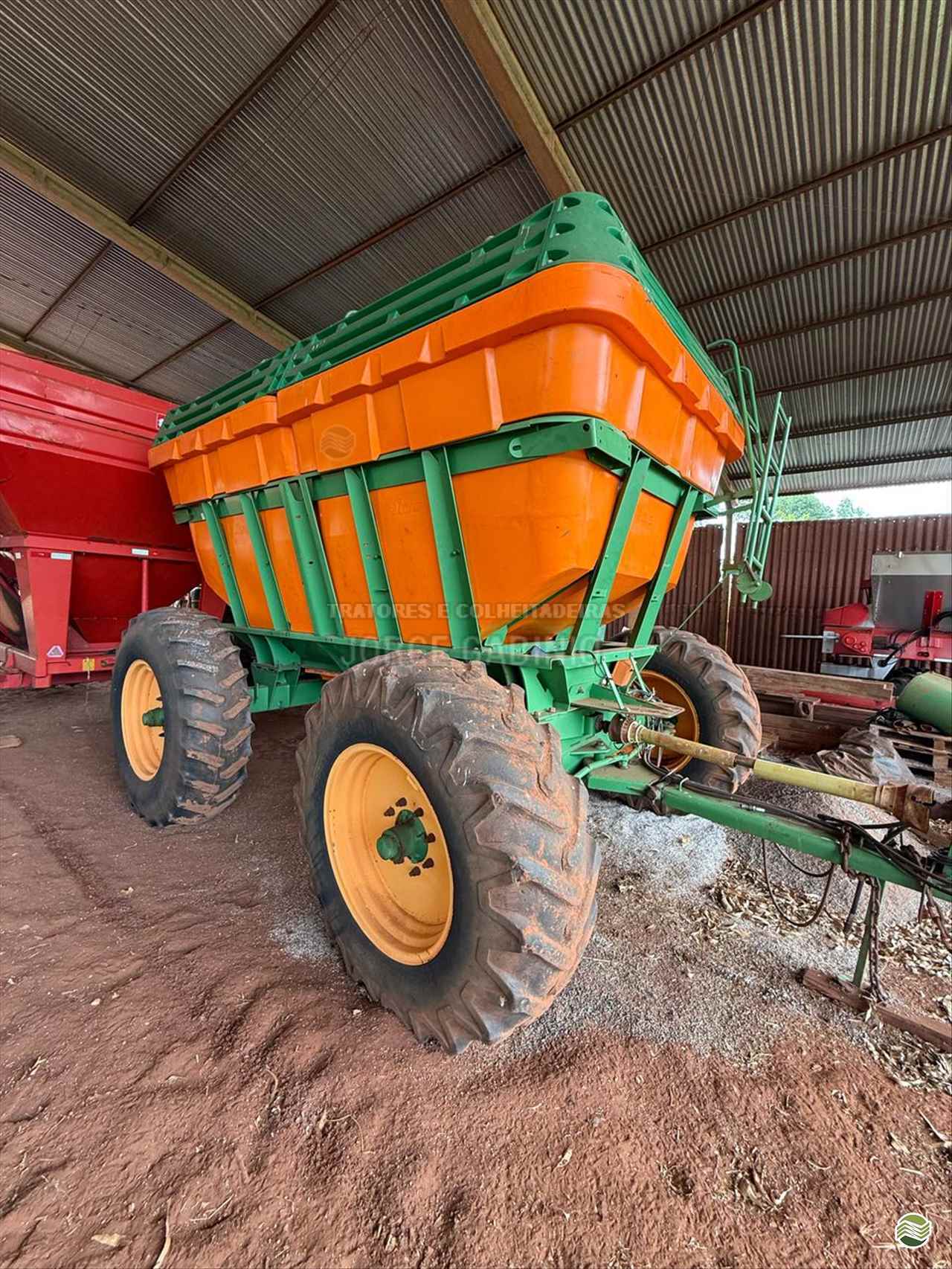 IMPLEMENTOS AGRICOLAS CARRETA BAZUKA GRANELEIRA 14000 Jorge Gabinio Tratores CAMPO GRANDE MATO GROSSO DO SUL MS