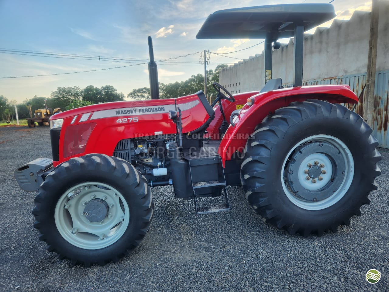 TRATOR MASSEY FERGUSON MF 4275 Tração 4x4 Jorge Gabinio Tratores CAMPO GRANDE MATO GROSSO DO SUL MS