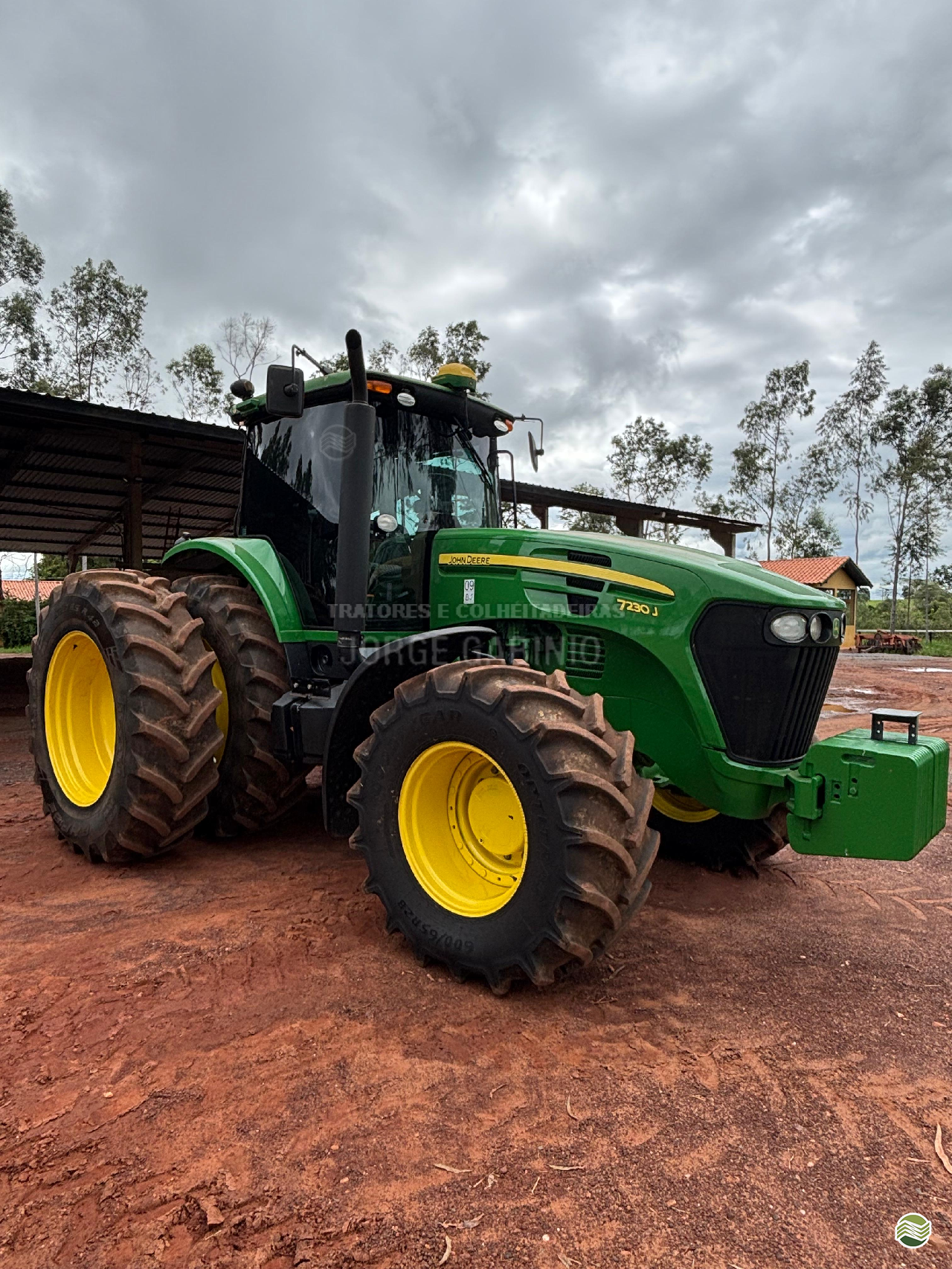 TRATOR JOHN DEERE JOHN DEERE 7230J Tração 4x4 Jorge Gabinio Tratores CAMPO GRANDE MATO GROSSO DO SUL MS