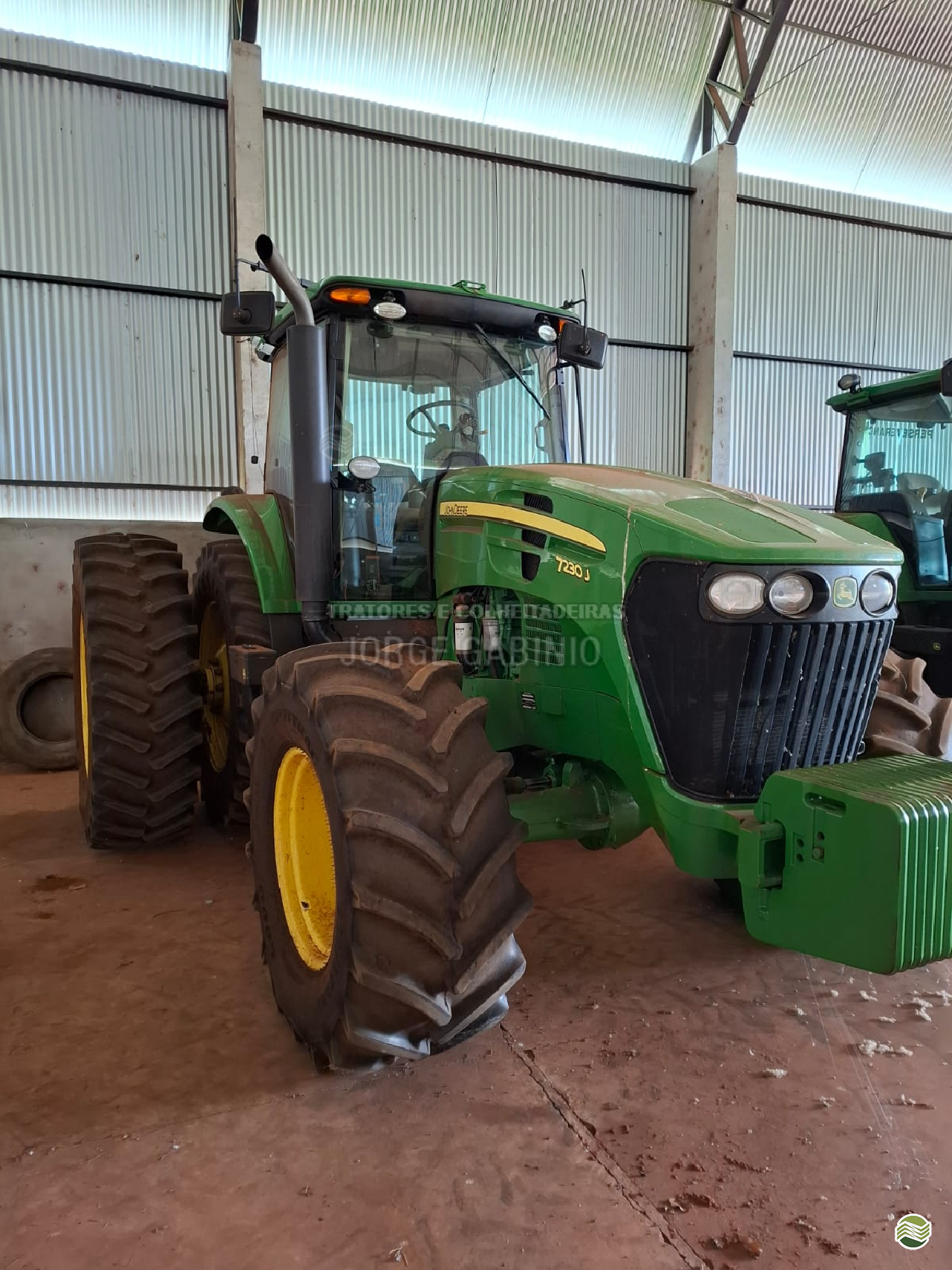 TRATOR JOHN DEERE JOHN DEERE 7230J Tração 4x4 Jorge Gabinio Tratores CAMPO GRANDE MATO GROSSO DO SUL MS