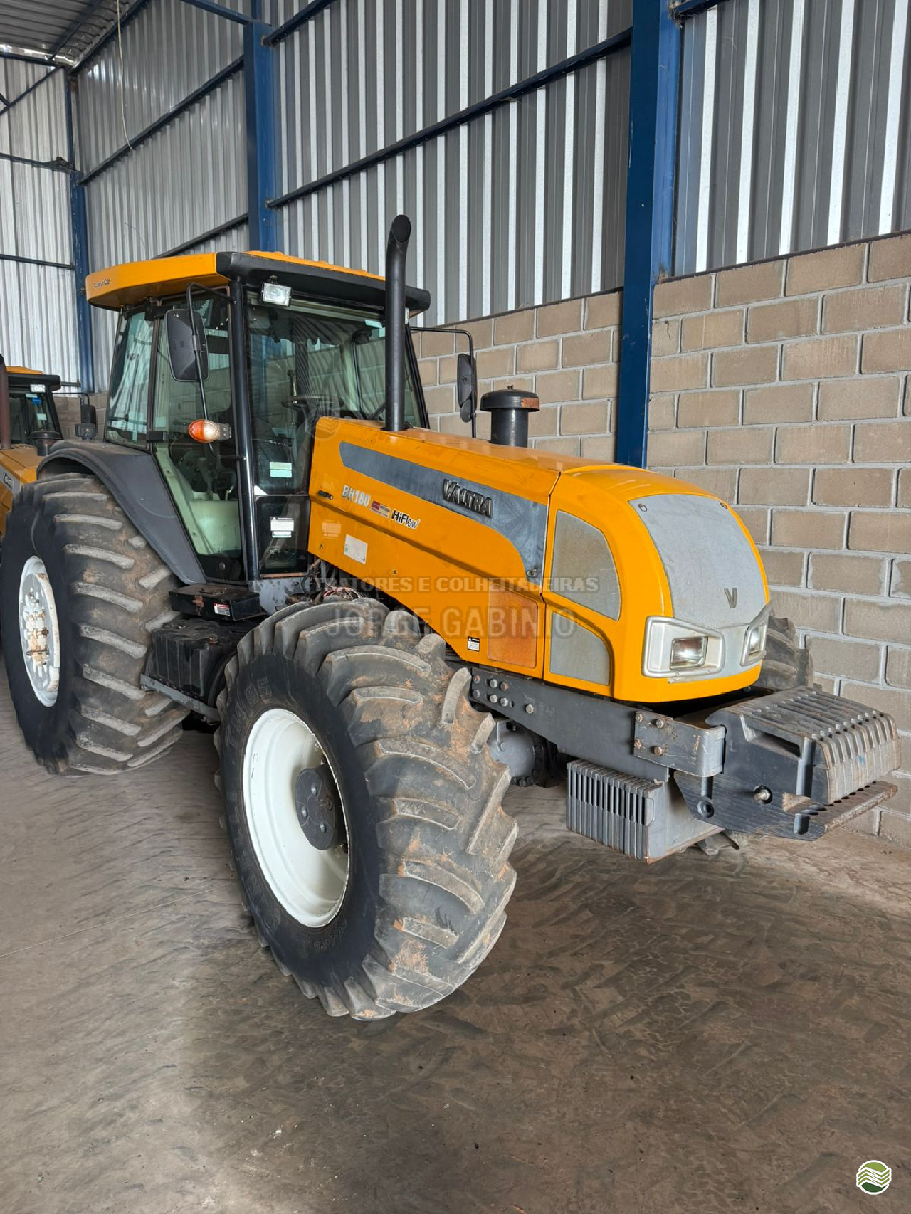 VALTRA BH 180 de Jorge Gabinio Tratores
