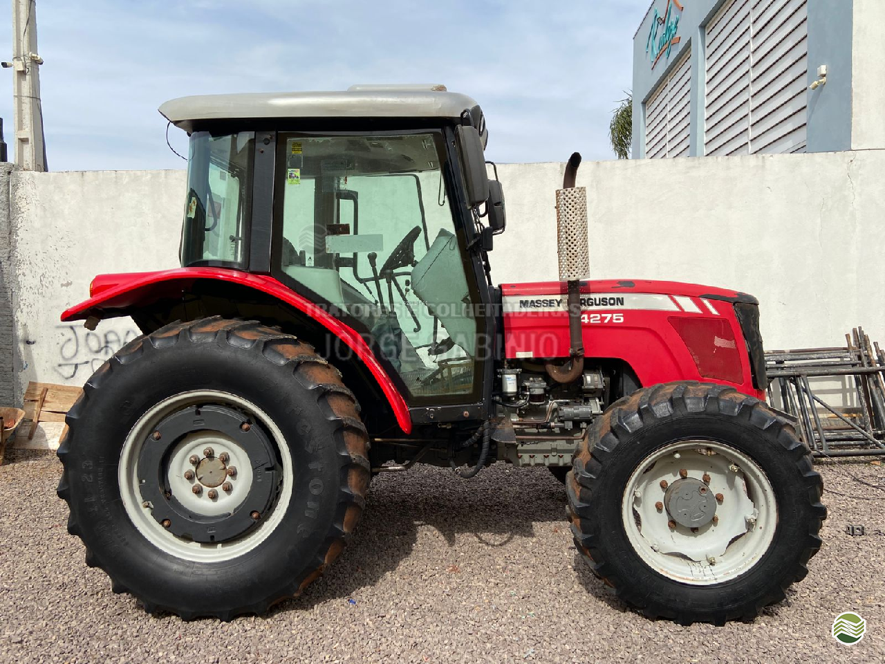 TRATOR MASSEY FERGUSON MF 275 Tração 4x4 Jorge Gabinio Tratores CAMPO GRANDE MATO GROSSO DO SUL MS