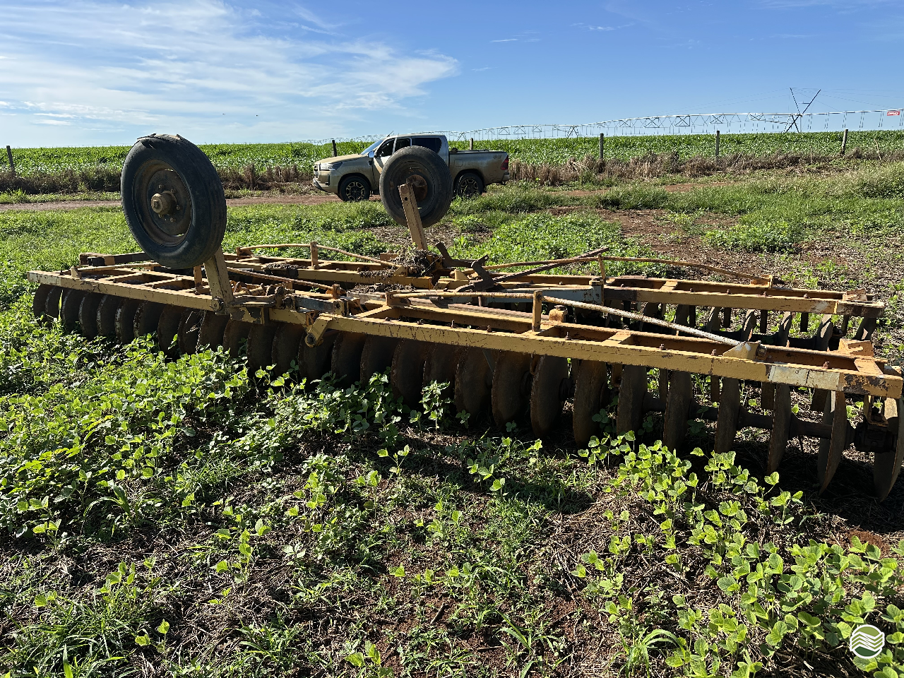IMPLEMENTOS AGRICOLAS GRADE NIVELADORA NIVELADORA 56 DISCOS Fazenda Bergamasco - Uberaba UBERABA MINAS GERAIS MG