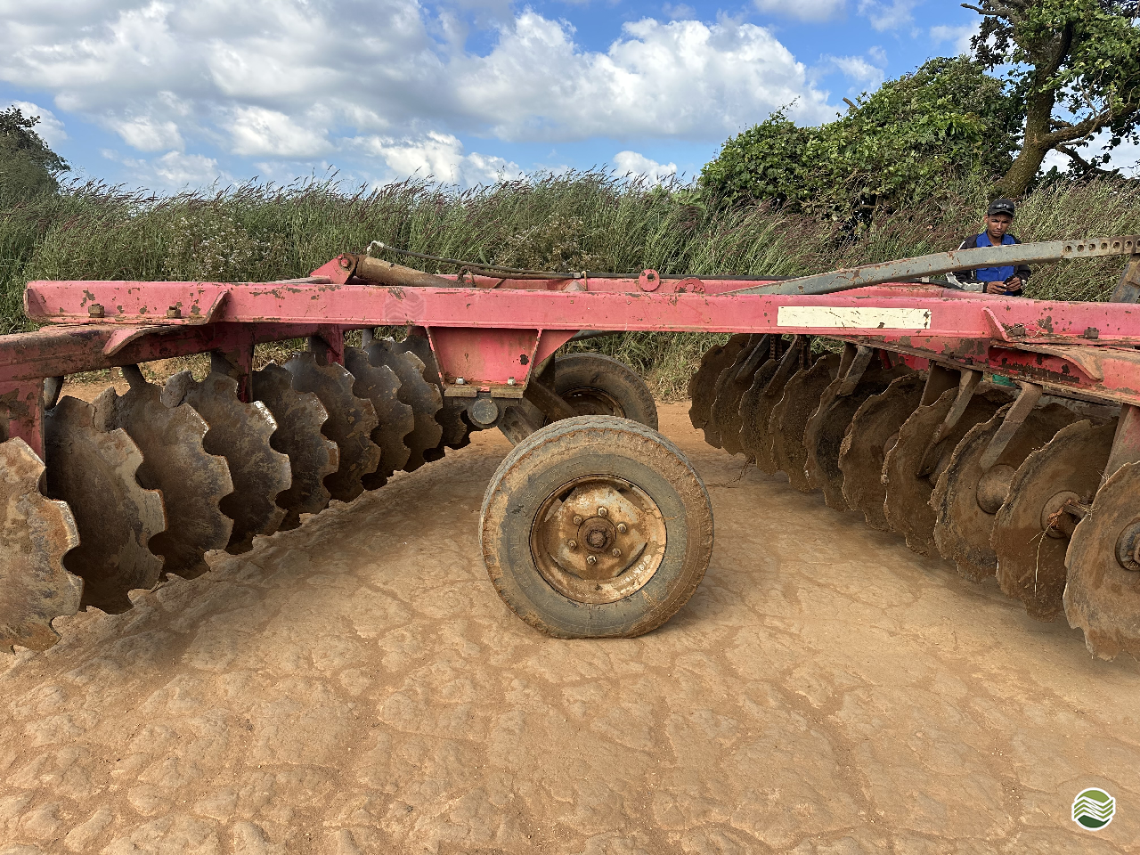 IMPLEMENTOS AGRICOLAS GRADE INTERMEDIÁRIA INTERMEDIÁRIA 20 DISCOS Fazenda Bergamasco - Uberaba UBERABA MINAS GERAIS MG