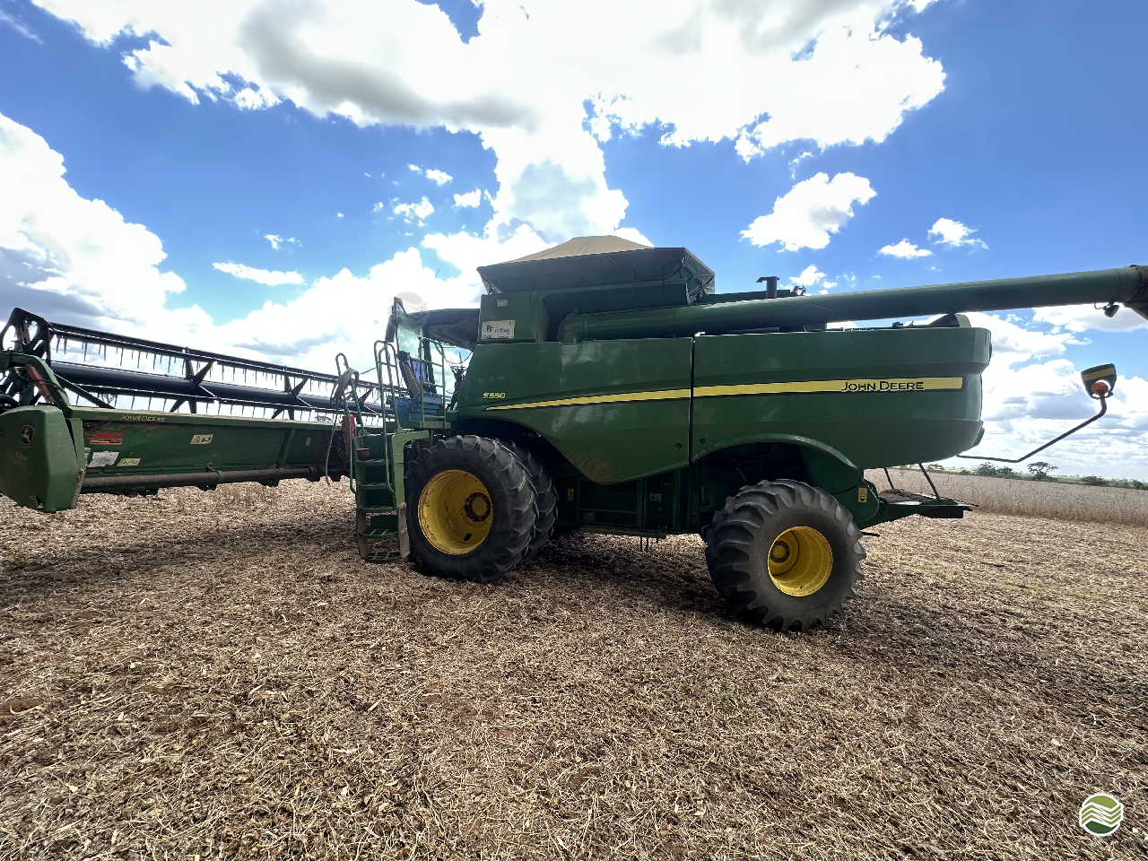 COLHEITADEIRA JOHN DEERE JOHN DEERE S550 Fazenda Bergamasco - Uberaba UBERABA MINAS GERAIS MG