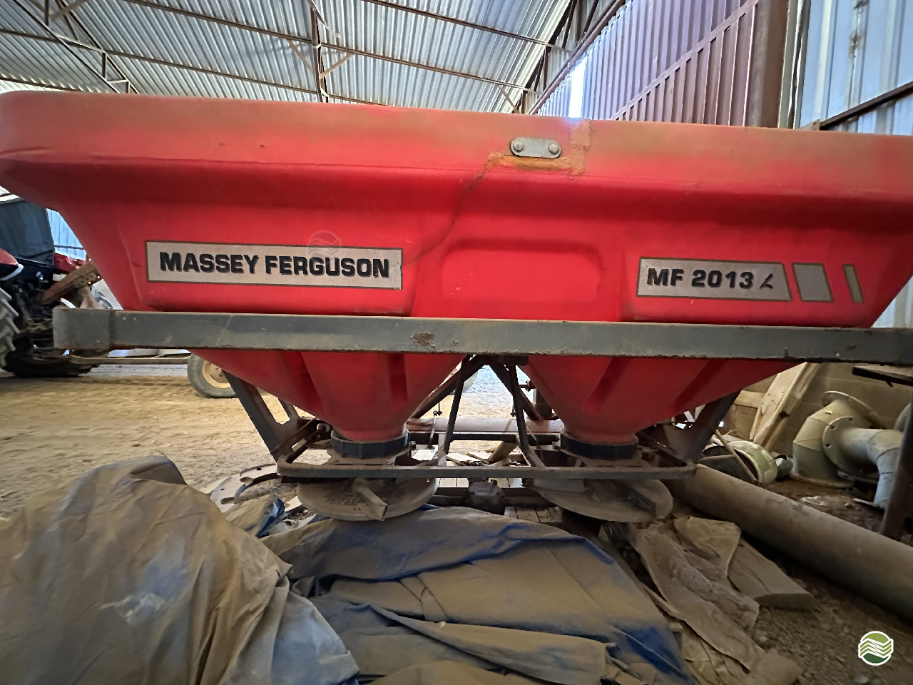 IMPLEMENTOS AGRICOLAS DISTRIBUIDOR ADUBO ORGÂNICO SÓLIDO Fazenda Bergamasco - Uberaba UBERABA MINAS GERAIS MG