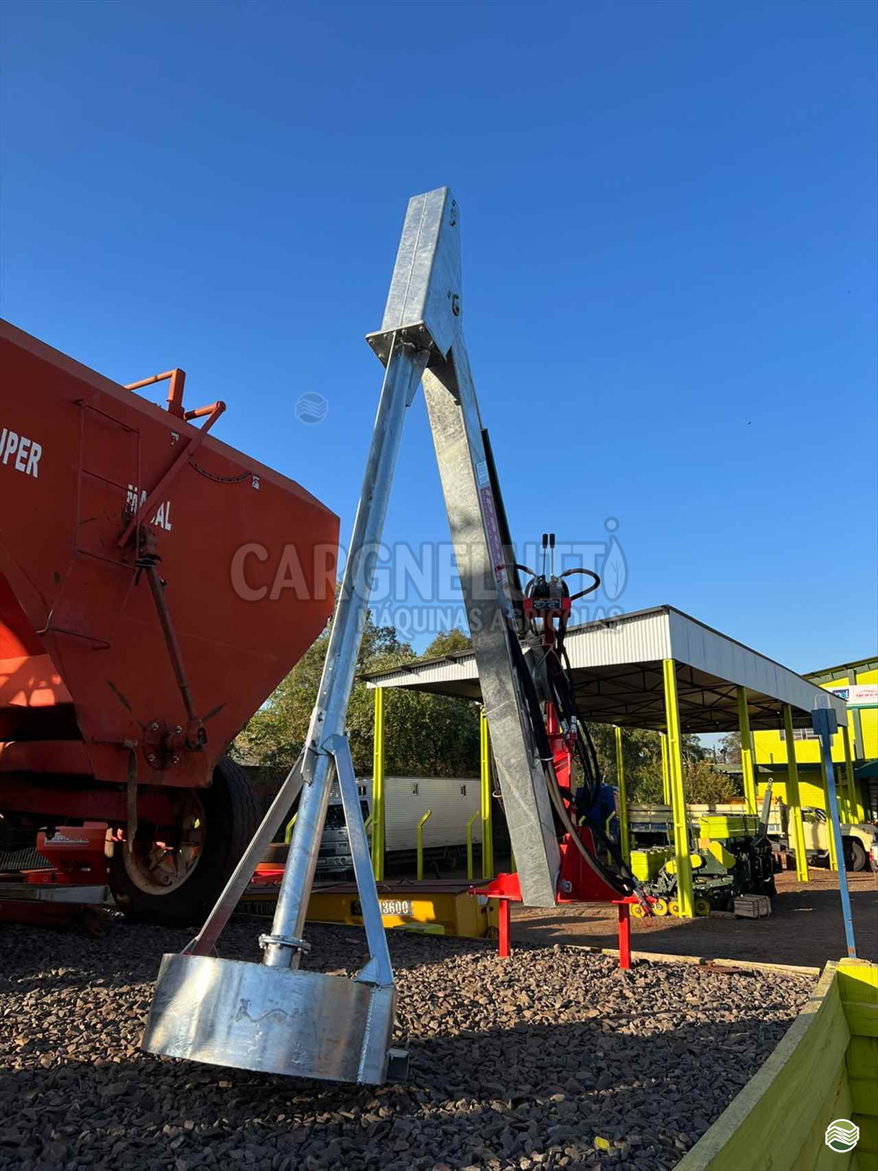 IMPLEMENTOS AGRICOLAS HOMOGENEIZADOR HOMOGENEIZADOR MISTURADOR Cargnelutti Máquinas Agrícolas IJUI RIO GRANDE DO SUL RS