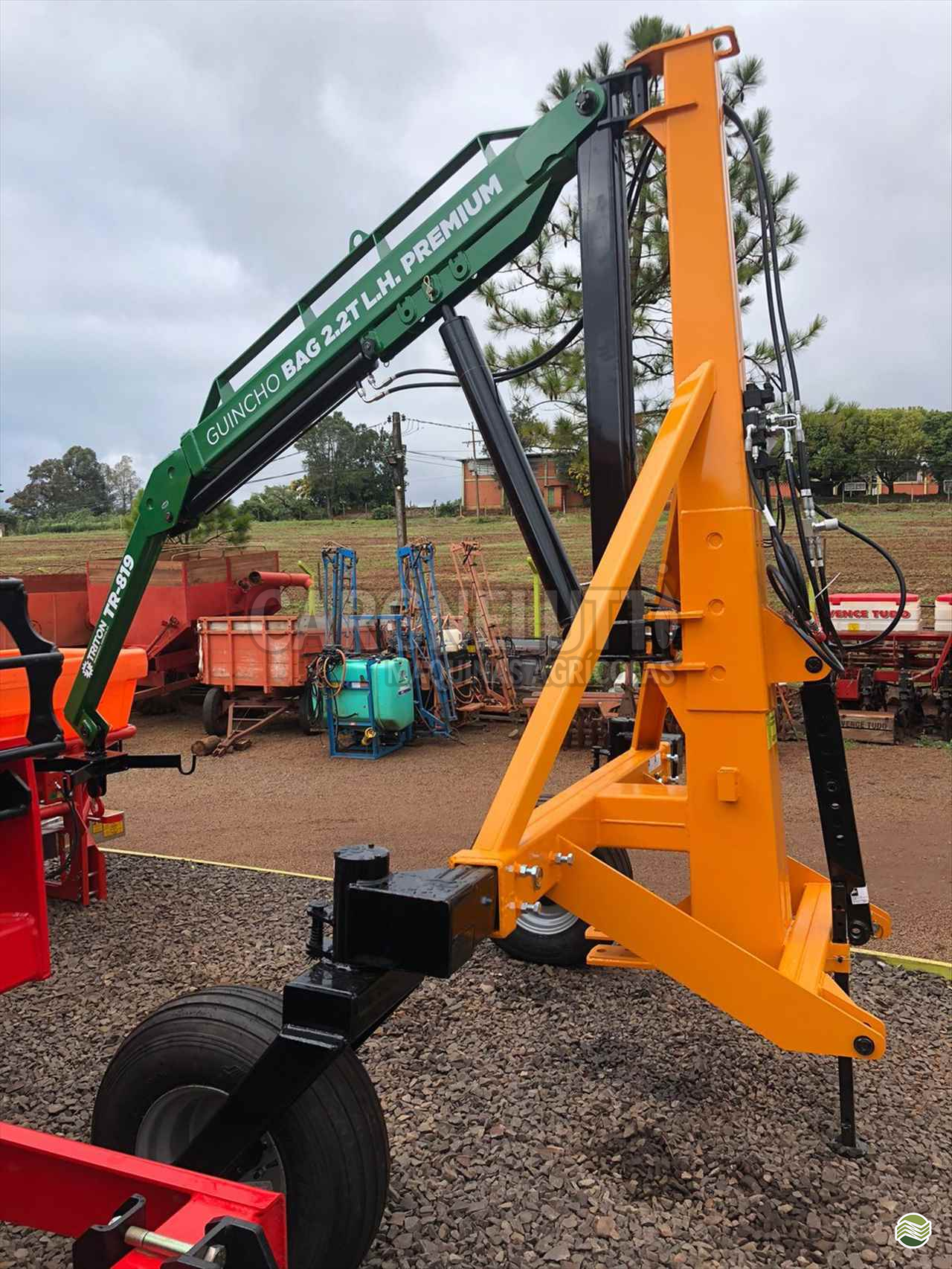 IMPLEMENTOS AGRICOLAS GUINCHO BIG BAG GUINCHO 2200 Kg Cargnelutti Máquinas Agrícolas IJUI RIO GRANDE DO SUL RS