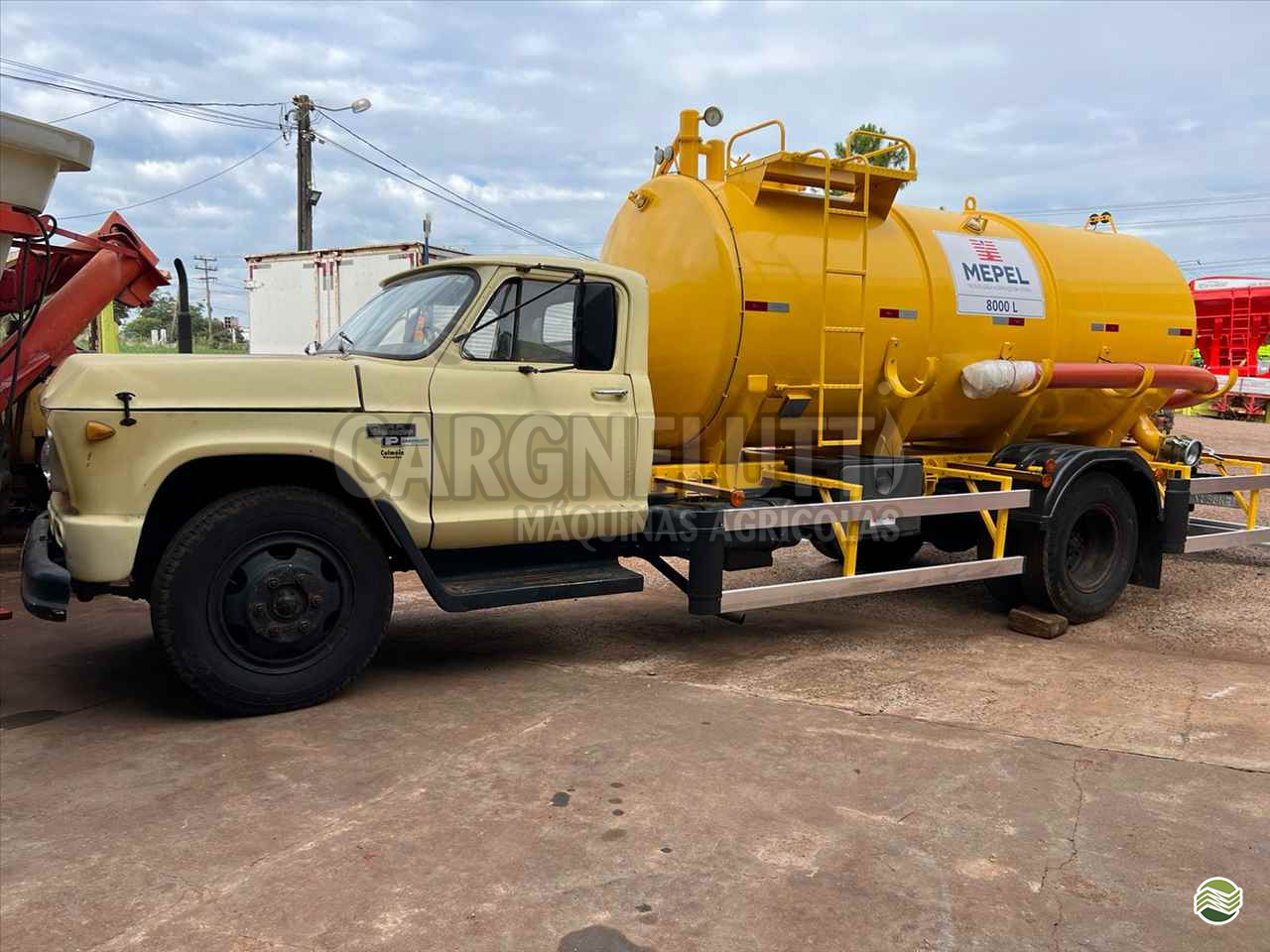 CAMINHAO GM D60 Distribuidor de Fertilizantes Toco 4x2 Cargnelutti Máquinas Agrícolas IJUI RIO GRANDE DO SUL RS