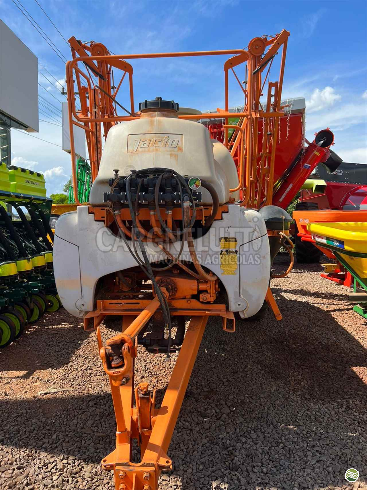 PULVERIZADOR JACTO ADVANCE 2000 AM18 Arrasto Cargnelutti Máquinas Agrícolas IJUI RIO GRANDE DO SUL RS