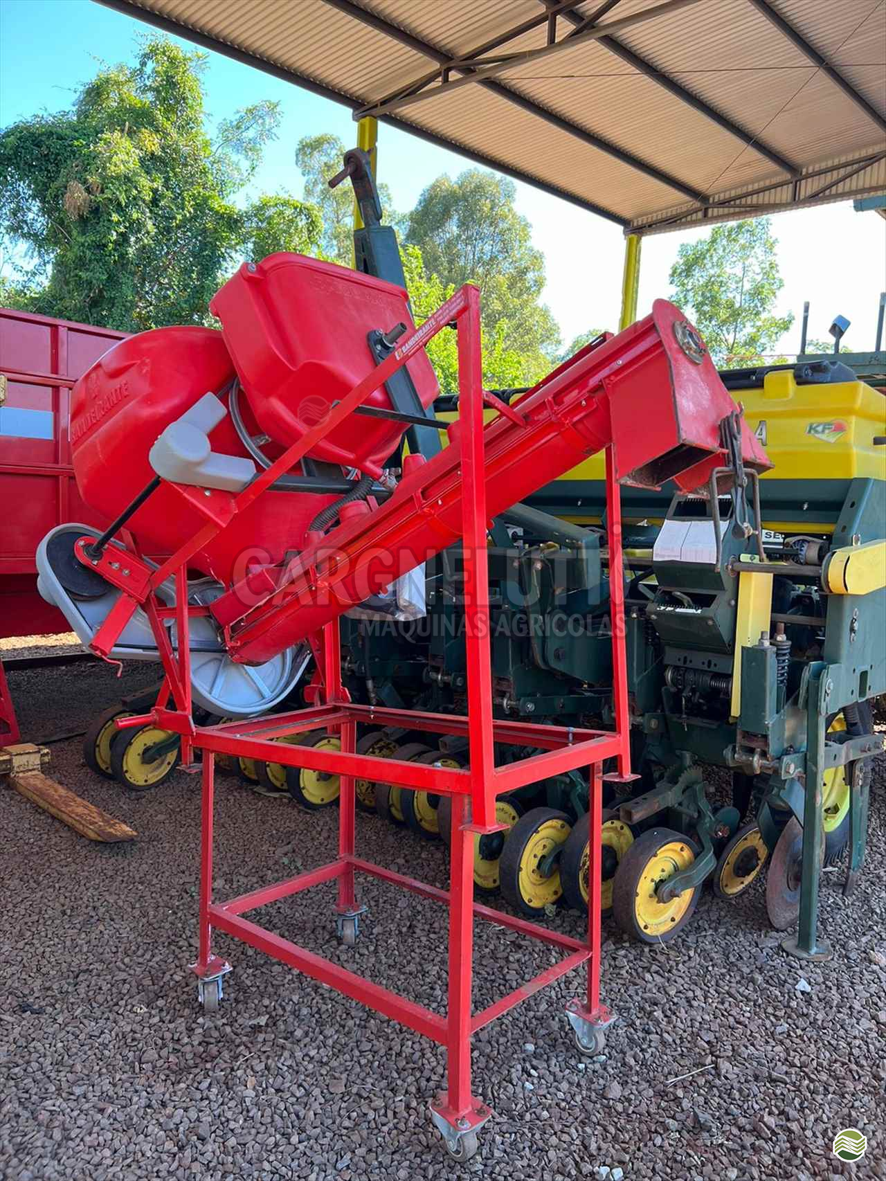 IMPLEMENTOS AGRICOLAS TRATADOR DE SEMENTES TRATADOR DE SEMENTES Cargnelutti Máquinas Agrícolas IJUI RIO GRANDE DO SUL RS