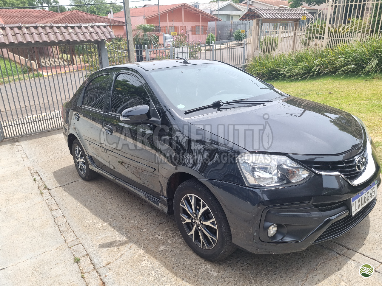 CARRO TOYOTA Etios 1.5 Platinum Cargnelutti Máquinas Agrícolas IJUI RIO GRANDE DO SUL RS