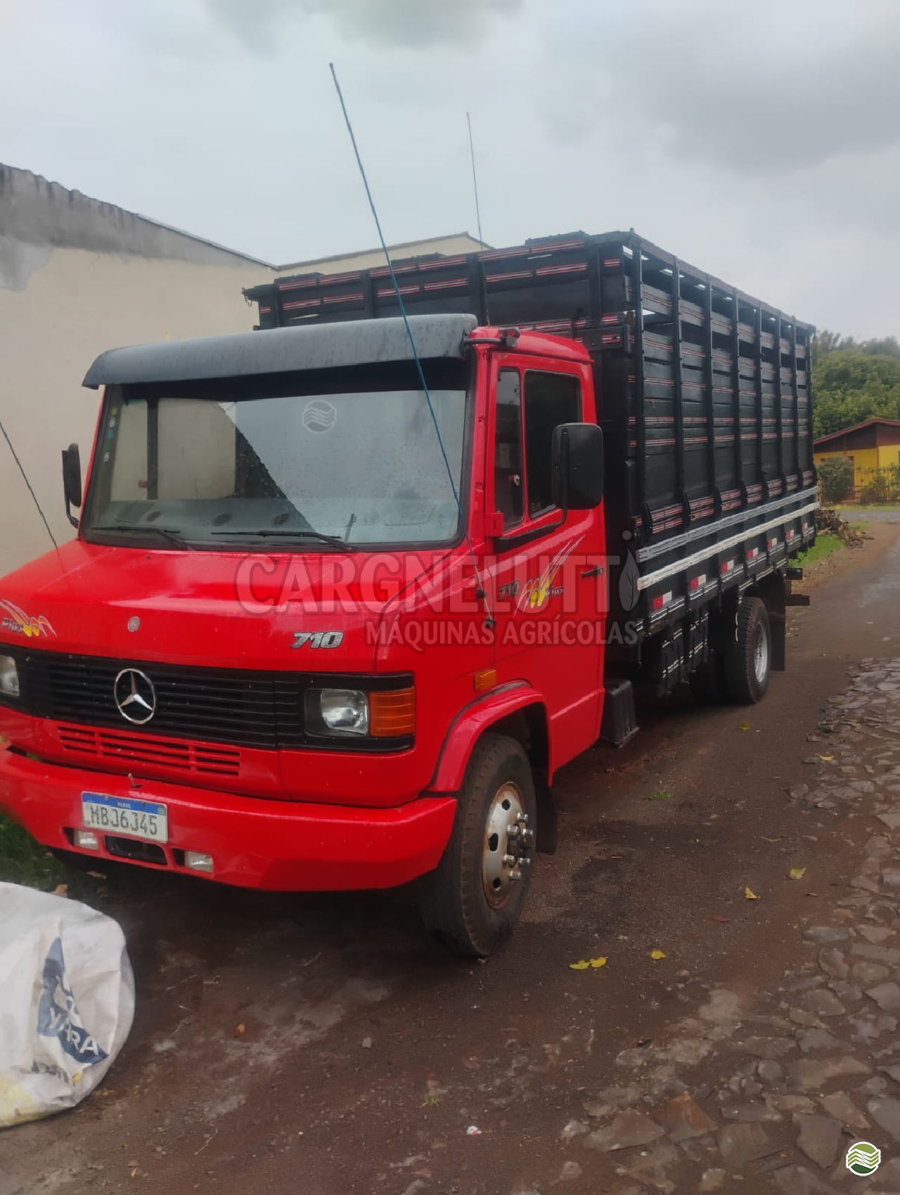 CAMINHAO MERCEDES-BENZ MB 710 Boiadeiro Toco 4x2 Cargnelutti Máquinas Agrícolas IJUI RIO GRANDE DO SUL RS
