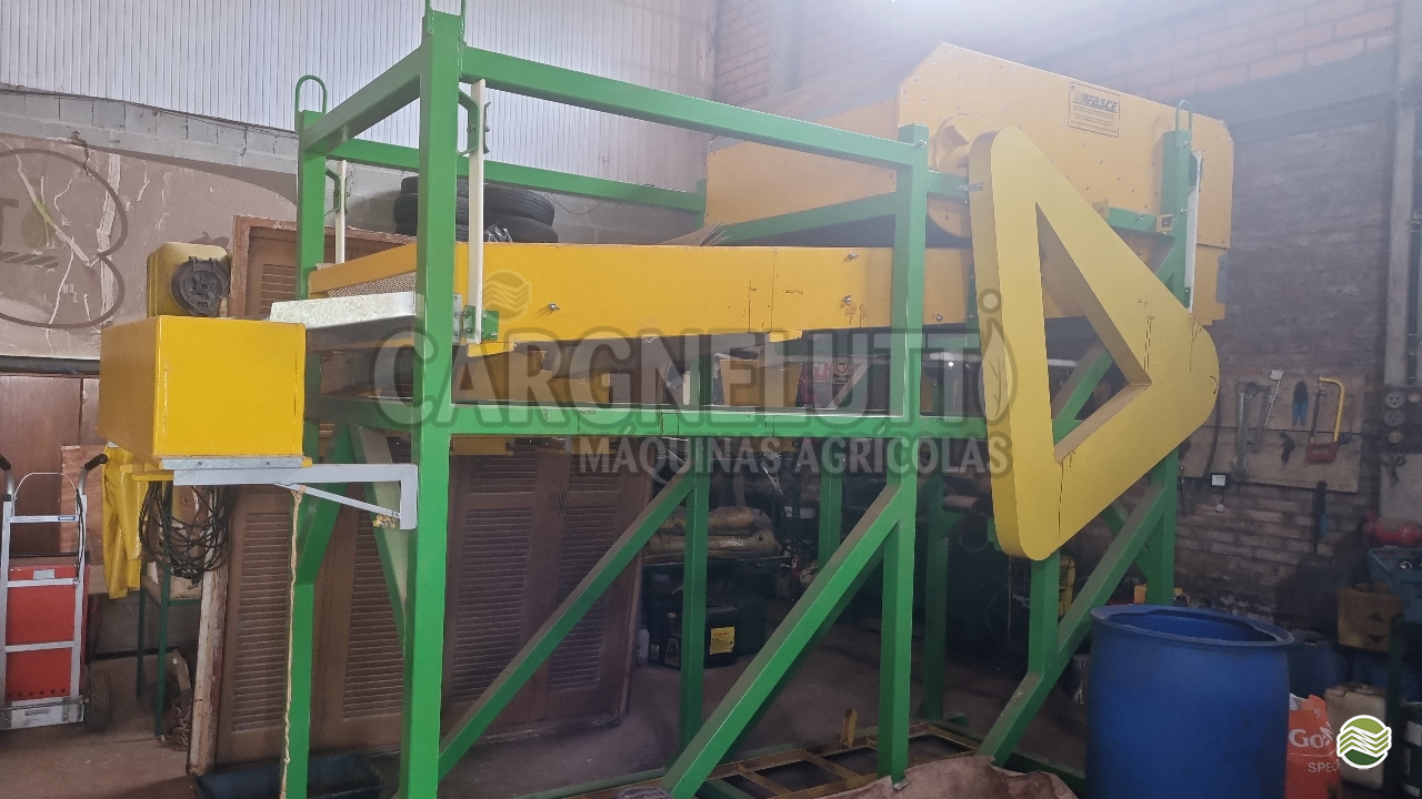 IMPLEMENTOS AGRICOLAS DIVERSOS DIVERSOS Cargnelutti Máquinas Agrícolas IJUI RIO GRANDE DO SUL RS