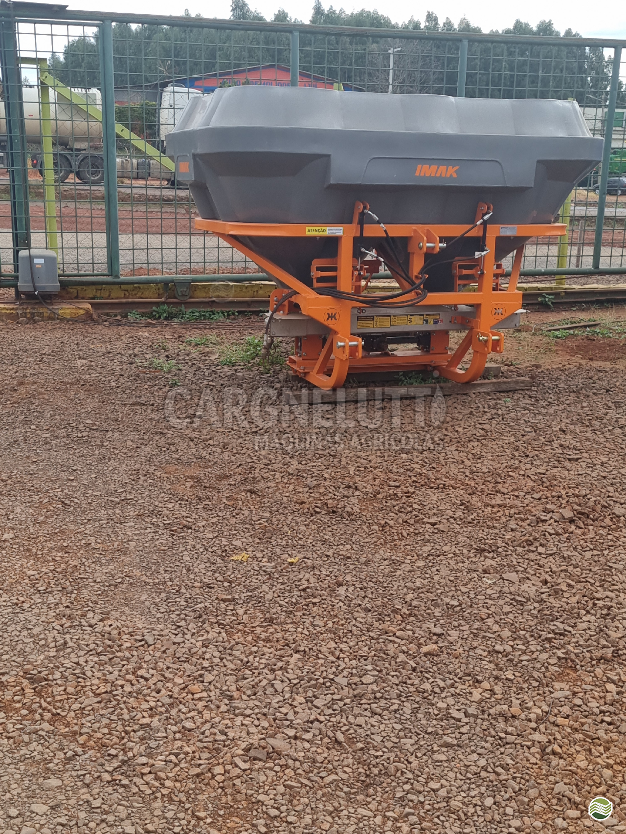 ADUBO E CORRETIVOS de Cargnelutti Máquinas Agrícolas