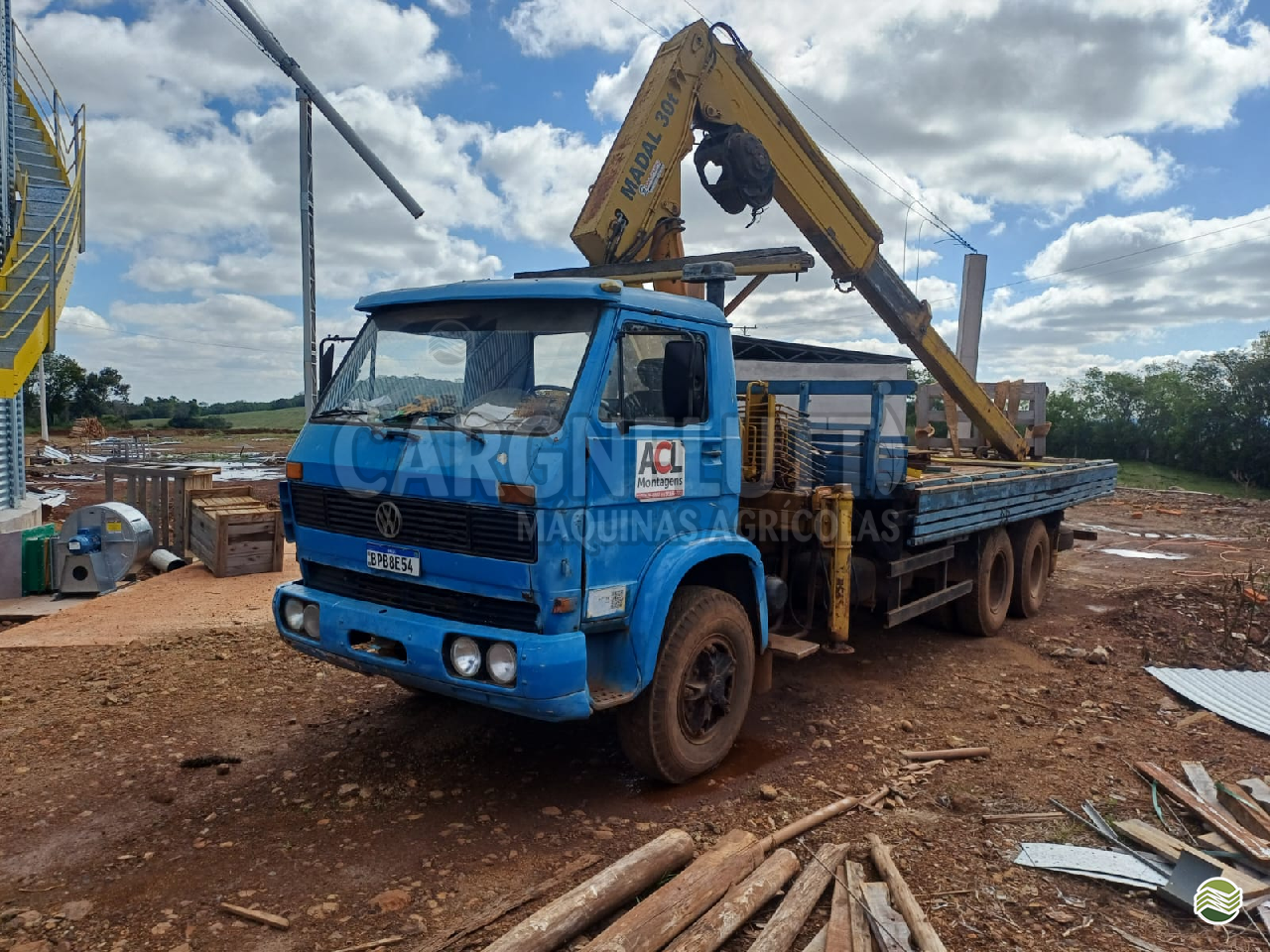 CAMINHAO VOLKSWAGEN VW 14140 Carga Seca Truck 6x2 Cargnelutti Máquinas Agrícolas IJUI RIO GRANDE DO SUL RS