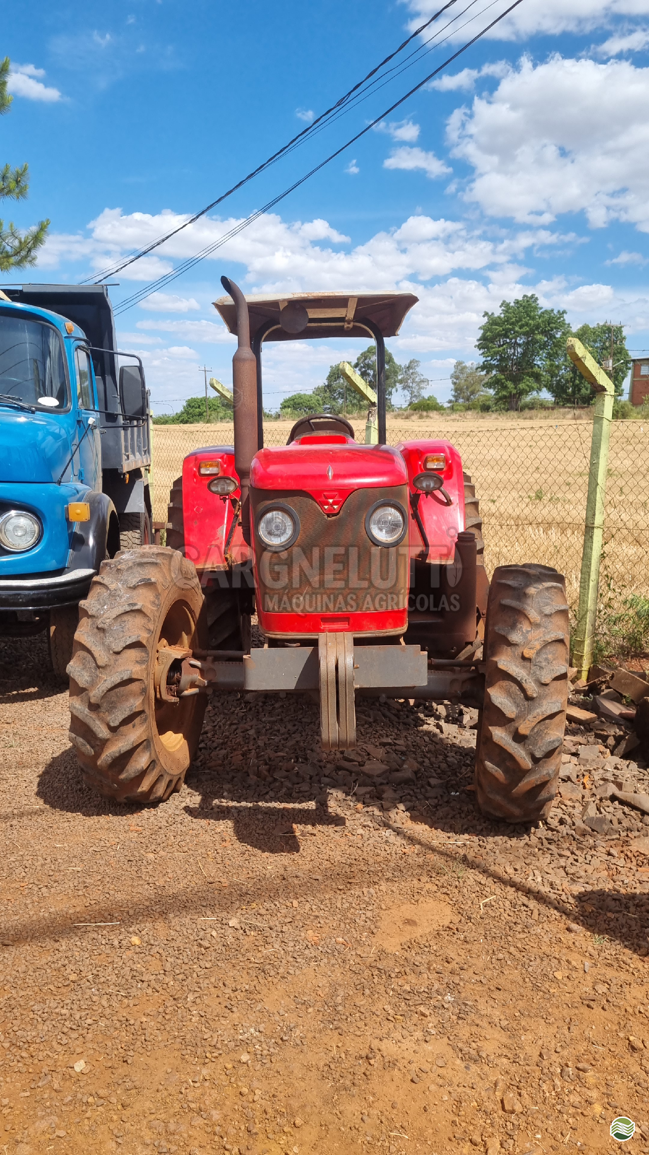TRATOR MASSEY FERGUSON MF 4275 Tração 4x4 Cargnelutti Máquinas Agrícolas IJUI RIO GRANDE DO SUL RS