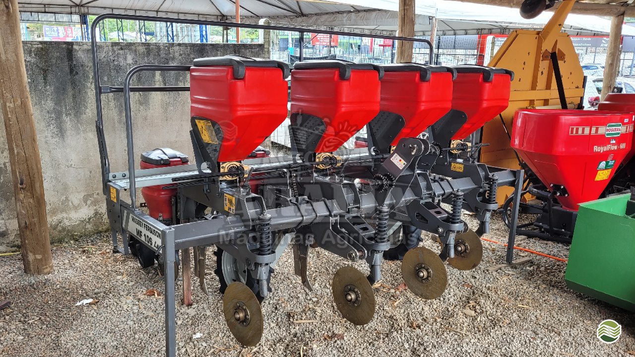 PLANTADEIRA MASSEY FERGUSON MF 106 Aralia Máquinas Agricolas SANTO AMARO DA IMPERATRIZ SANTA CATARINA SC