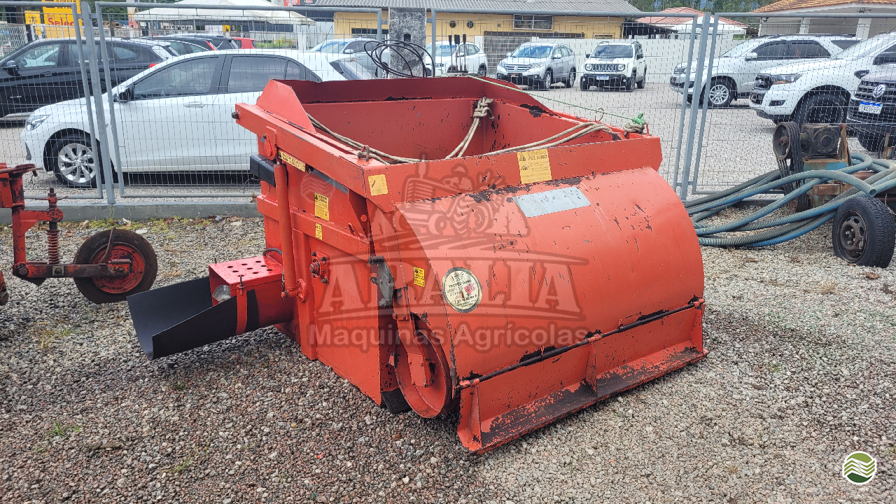 IMPLEMENTOS AGRICOLAS DESENSILADEIRA DESENSILADEIRA Aralia Máquinas Agricolas SANTO AMARO DA IMPERATRIZ SANTA CATARINA SC