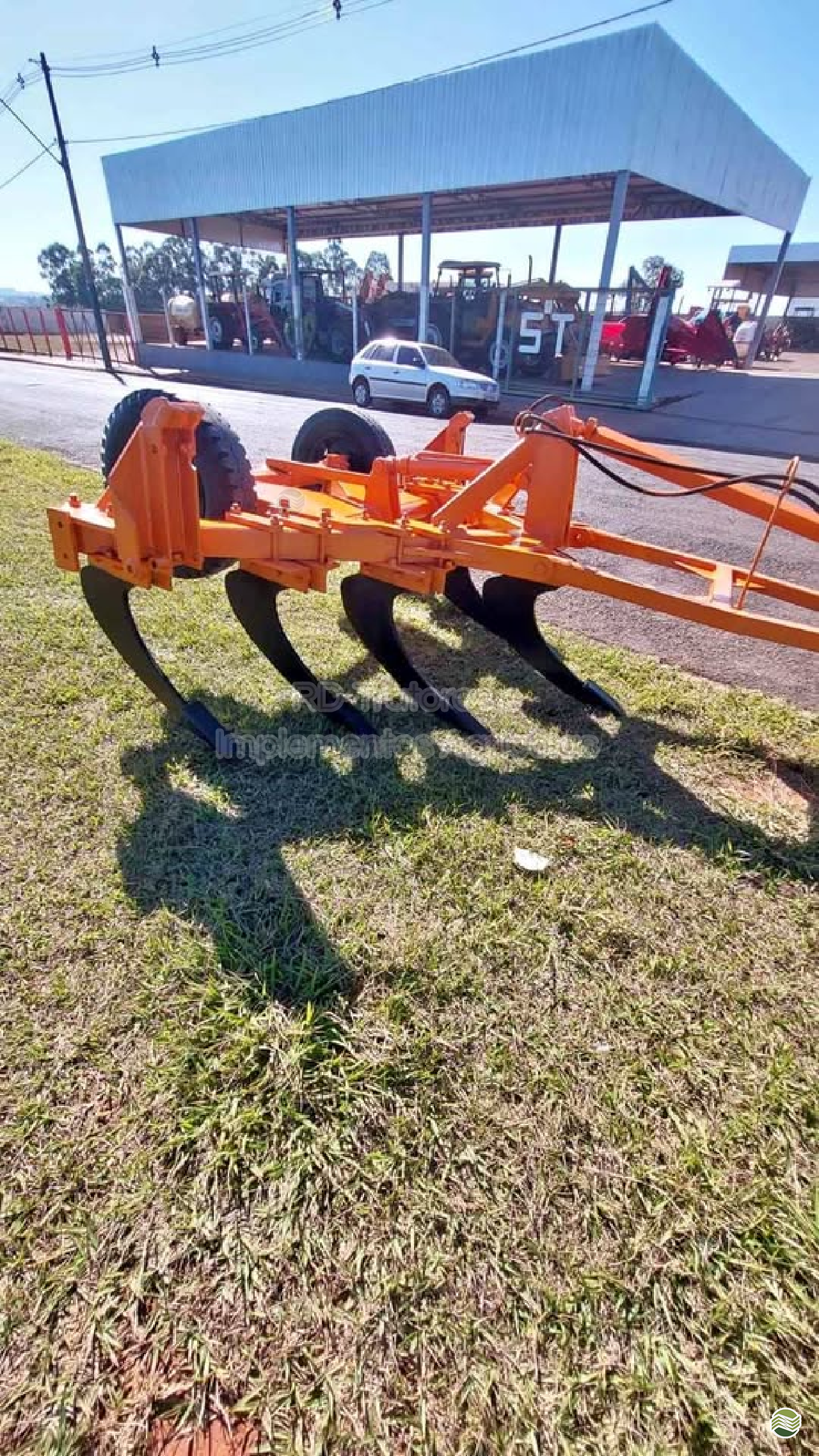 IMPLEMENTOS AGRICOLAS SUBSOLADOR 7 HASTES RD Tratores - Itapolis ITAPOLIS SÃO PAULO SP