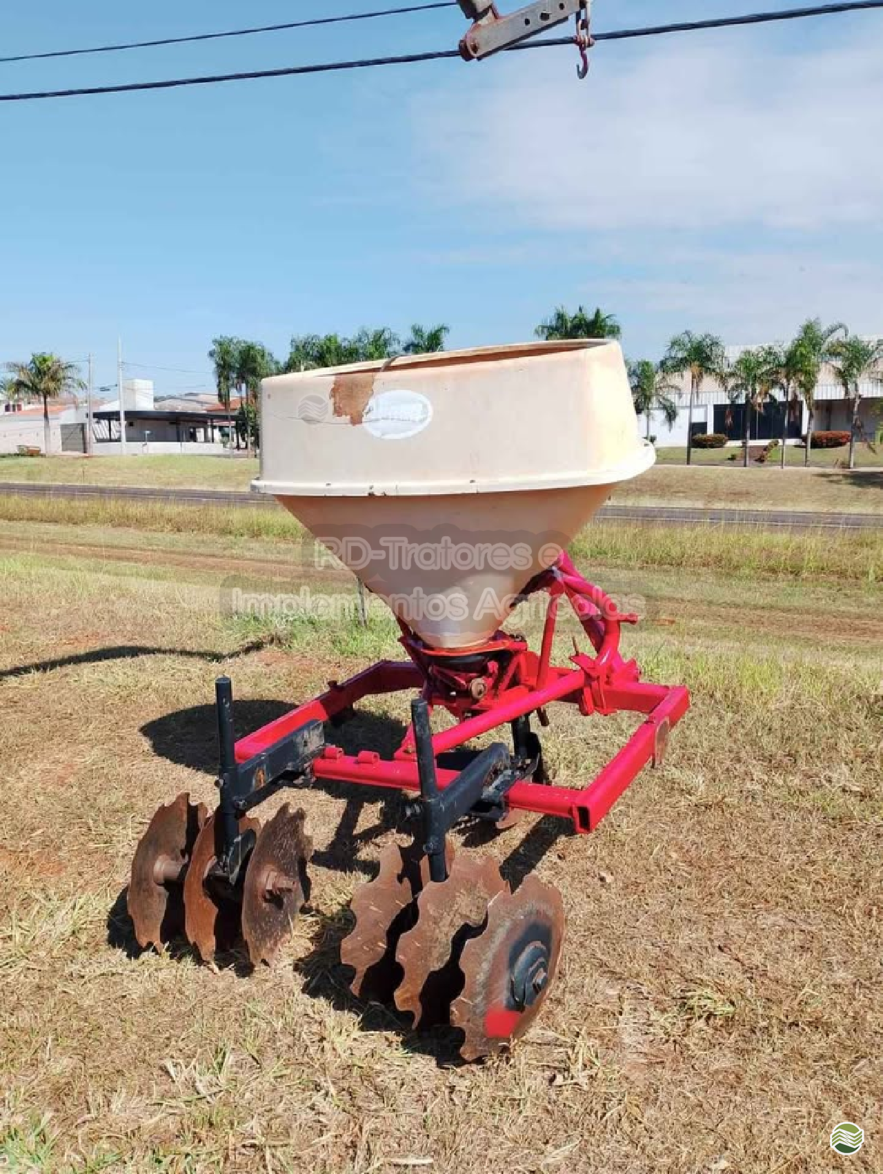 IMPLEMENTOS AGRICOLAS SULCADOR 1 LINHA ADUBADOR RD Tratores - Itapolis ITAPOLIS SÃO PAULO SP