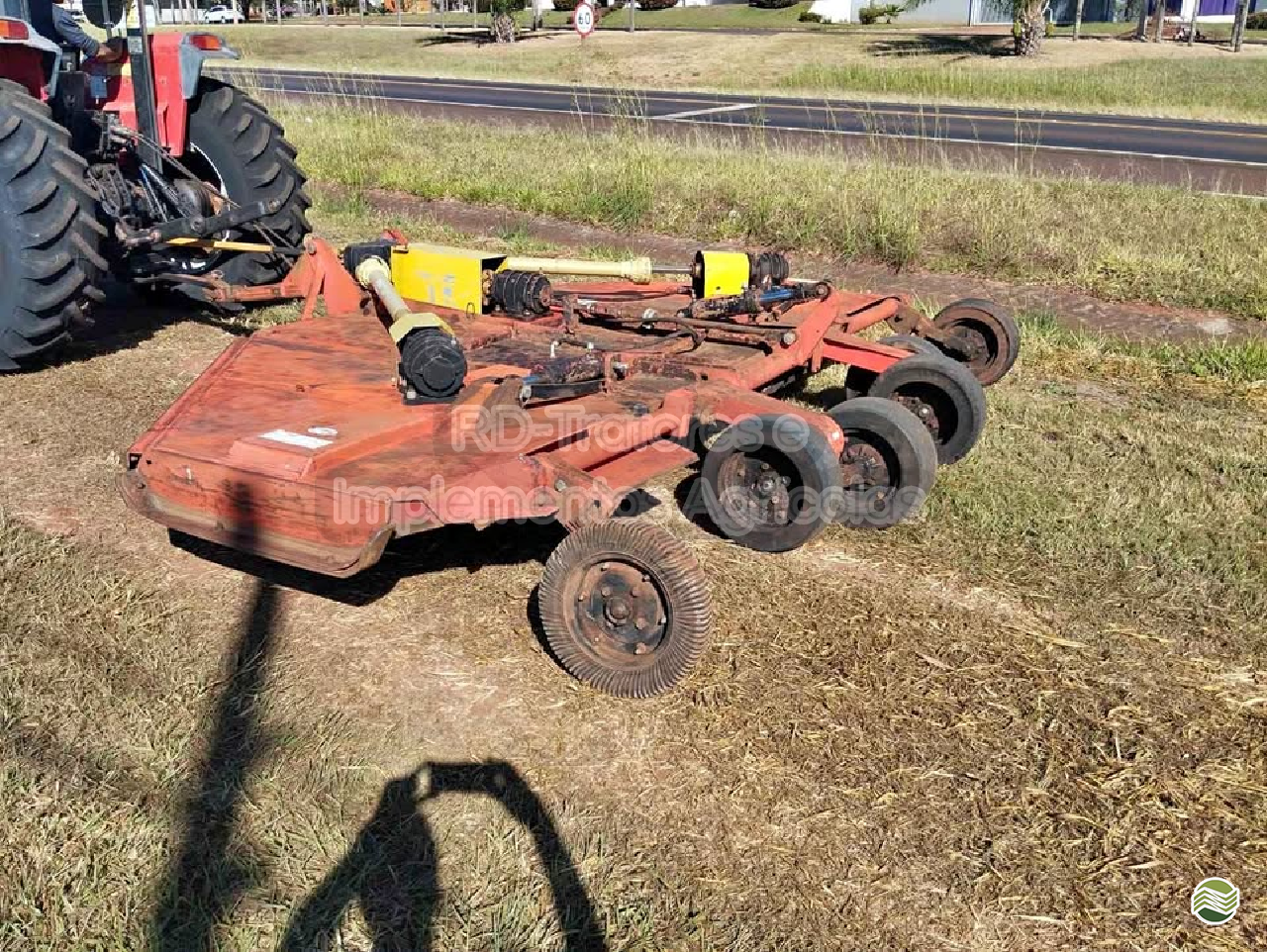 IMPLEMENTOS AGRICOLAS ROCADEIRA ROCADEIRA TRIPLA RD Tratores - Itapolis ITAPOLIS SÃO PAULO SP