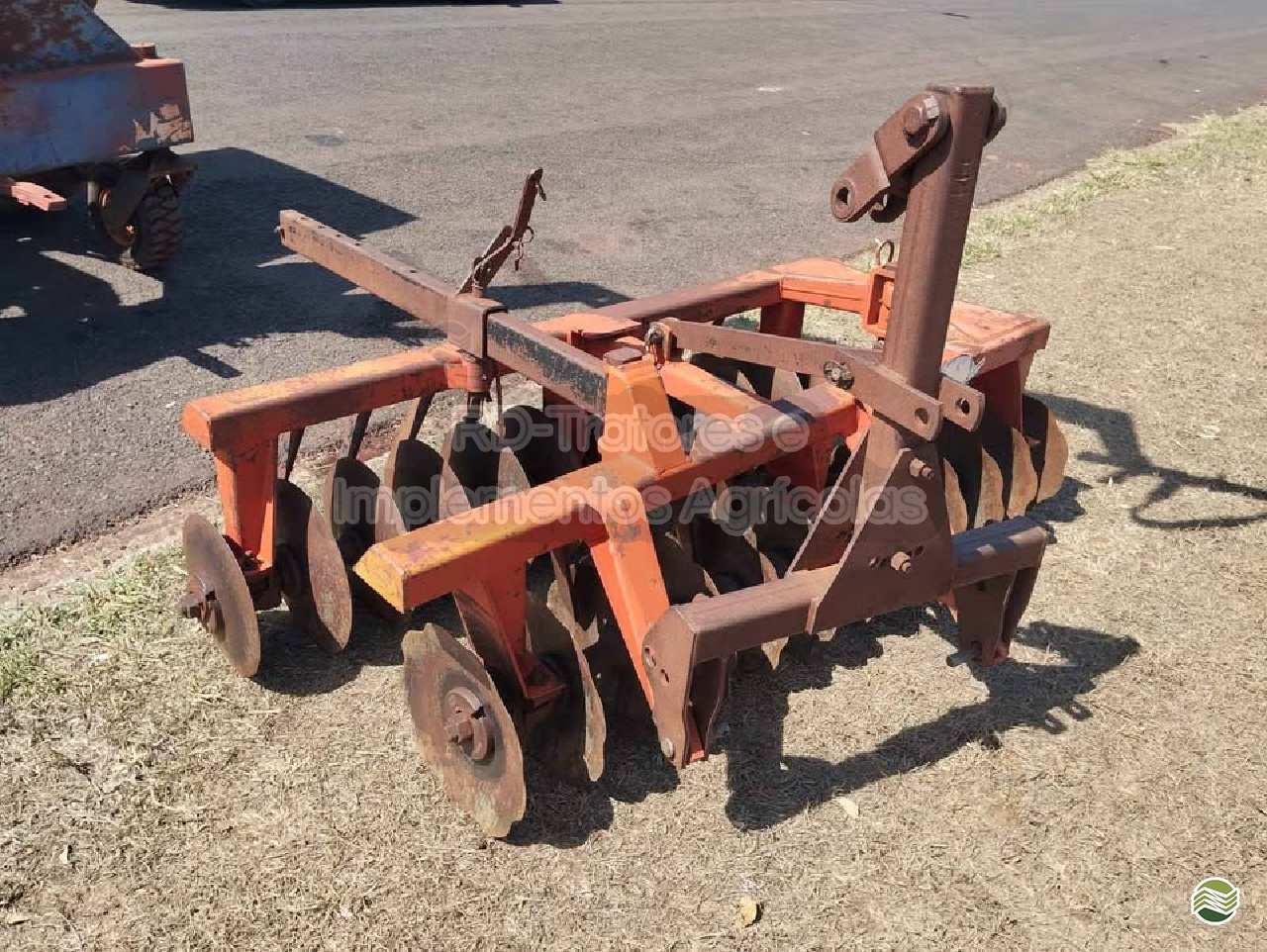 IMPLEMENTOS AGRICOLAS GRADE NIVELADORA NIVELADORA 24 DISCOS RD Tratores - Itapolis ITAPOLIS SÃO PAULO SP