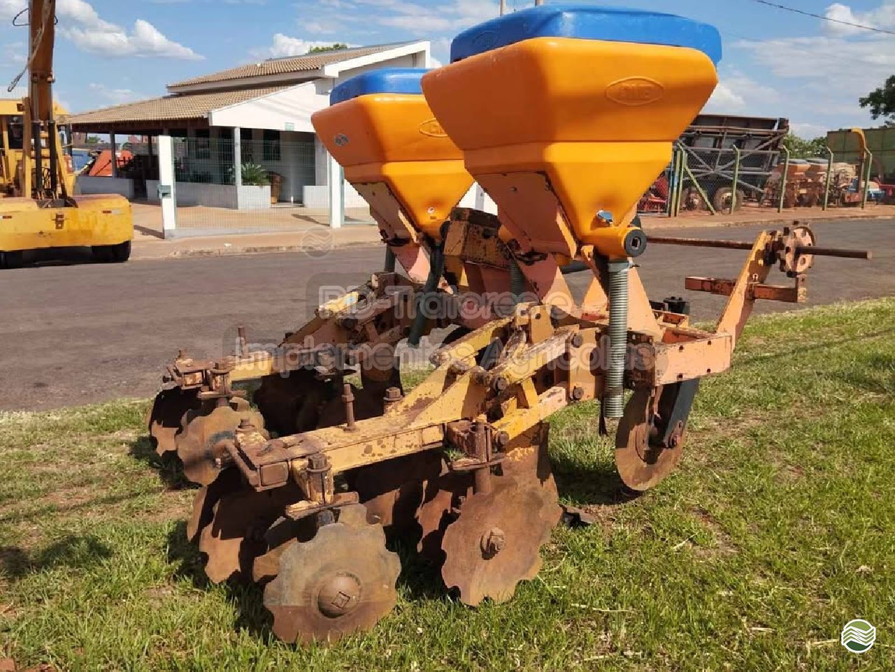 IMPLEMENTOS AGRICOLAS CULTIVADOR 2 LINHAS RD Tratores - Itapolis ITAPOLIS SÃO PAULO SP