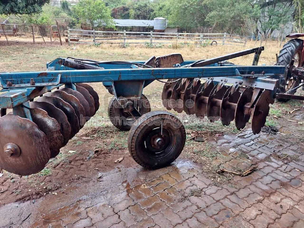 IMPLEMENTOS AGRICOLAS GRADE ARADORA ARADORA 16 DISCOS RD Tratores - Itapolis ITAPOLIS SÃO PAULO SP