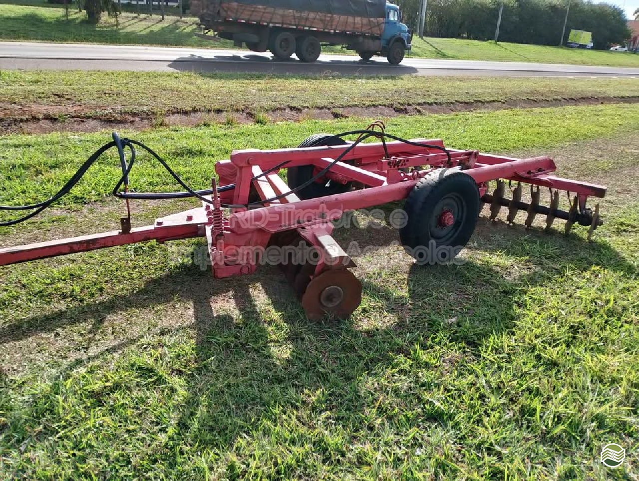 IMPLEMENTOS AGRICOLAS GRADE NIVELADORA NIVELADORA 32 DISCOS RD Tratores - Itapolis ITAPOLIS SÃO PAULO SP