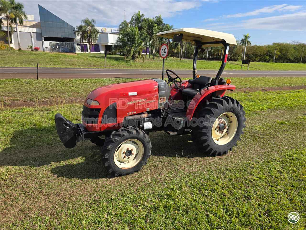 TRATOR AGRITECH 1175 Tração 4x4 RD Tratores - Itapolis ITAPOLIS SÃO PAULO SP