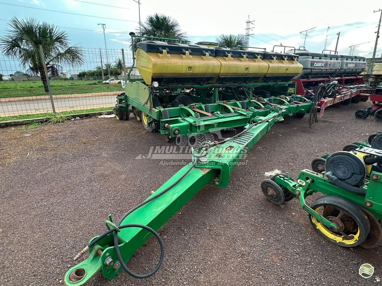 PLANTADEIRA JOHN DEERE PLANTADEIRAS 2122 JMulti Máquinas ITARUMA GOIAS GO