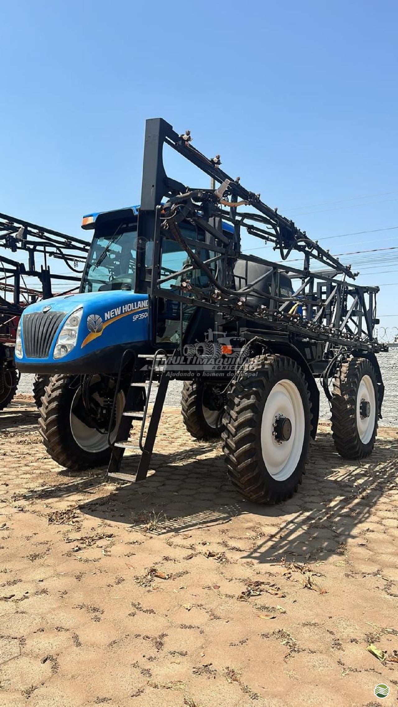 PULVERIZADOR NEW HOLLAND DEFENSOR SP3500 Tração 4x4 JMulti Máquinas ITARUMA GOIAS GO