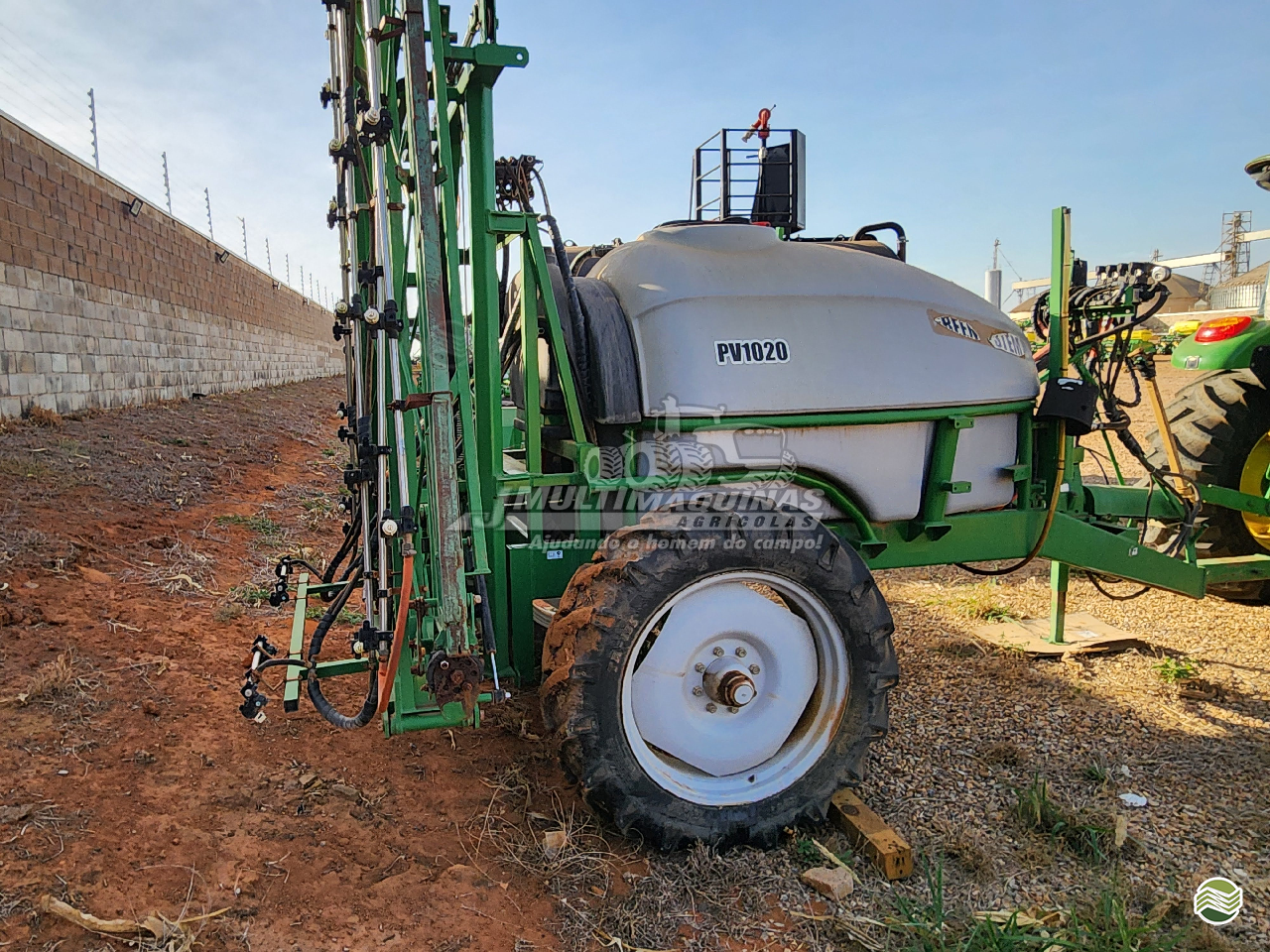 PULVERIZADOR JOHN DEERE GREENSYSTEM PV1020 Arrasto JMulti Máquinas ITARUMA GOIAS GO
