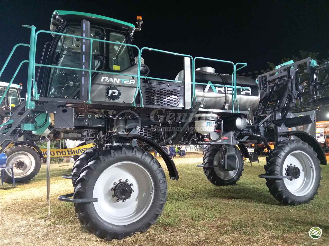 PULVERIZADOR PANTER KOMBAT 2000 Tração 4x4 Genial Máquinas DOURADOS MATO GROSSO DO SUL MS